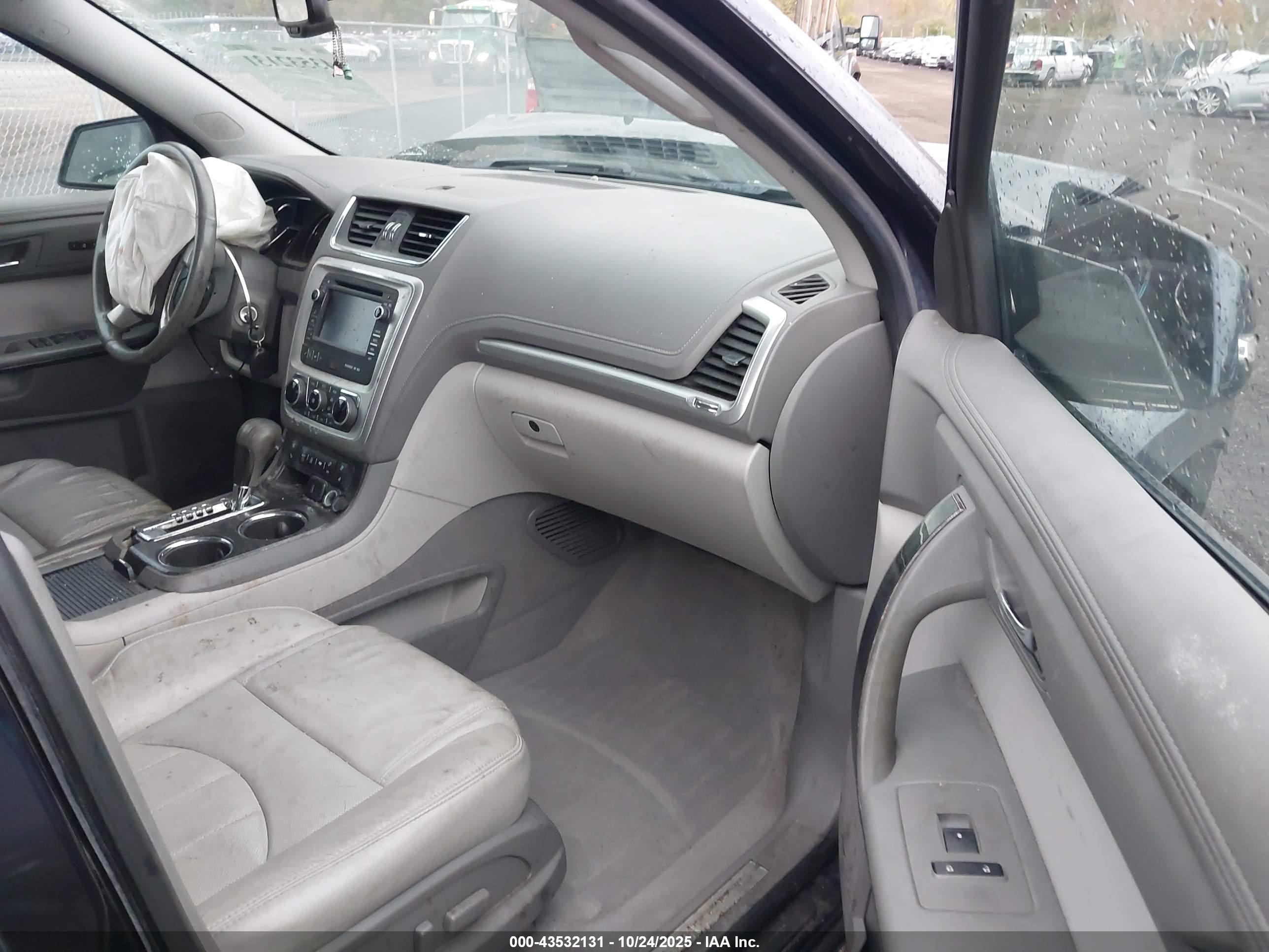 GMC ACADIA image 5