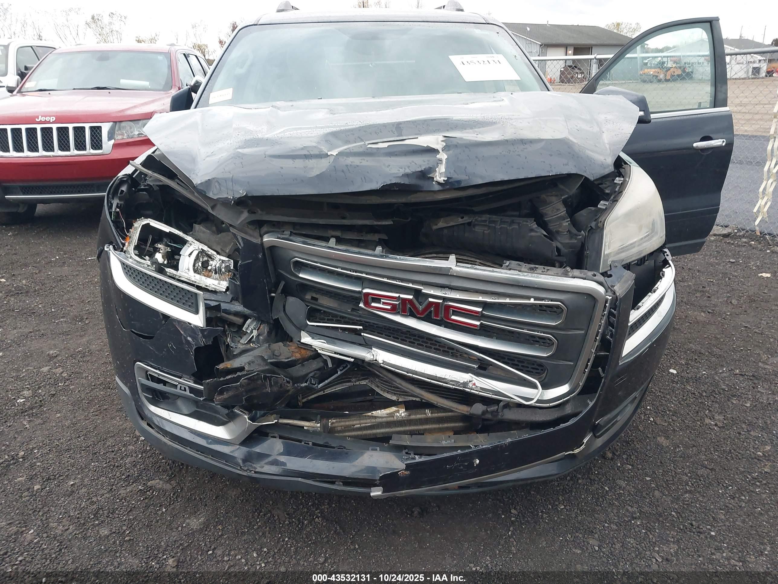 GMC ACADIA image 6