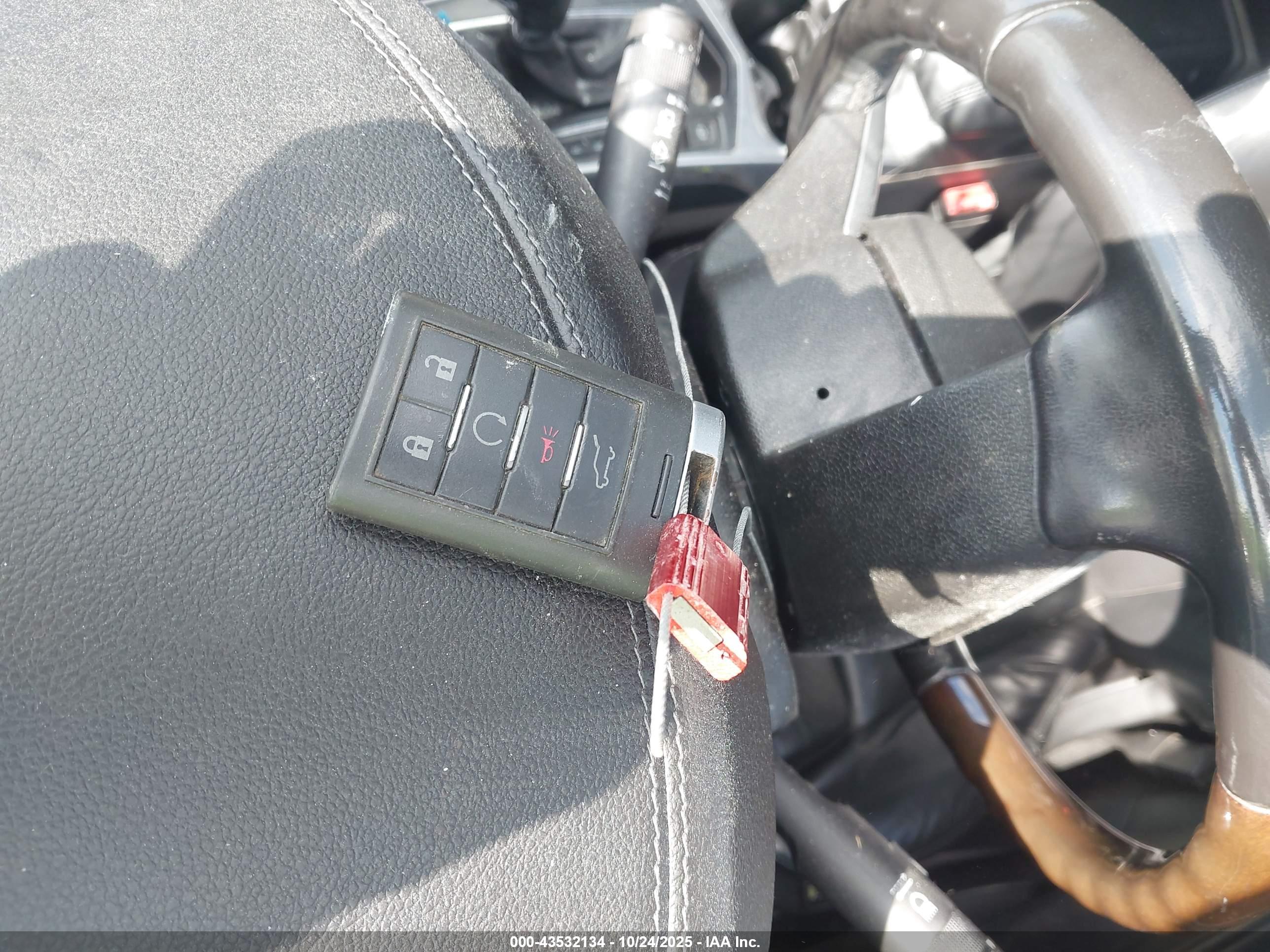 CADILLAC SRX image 11