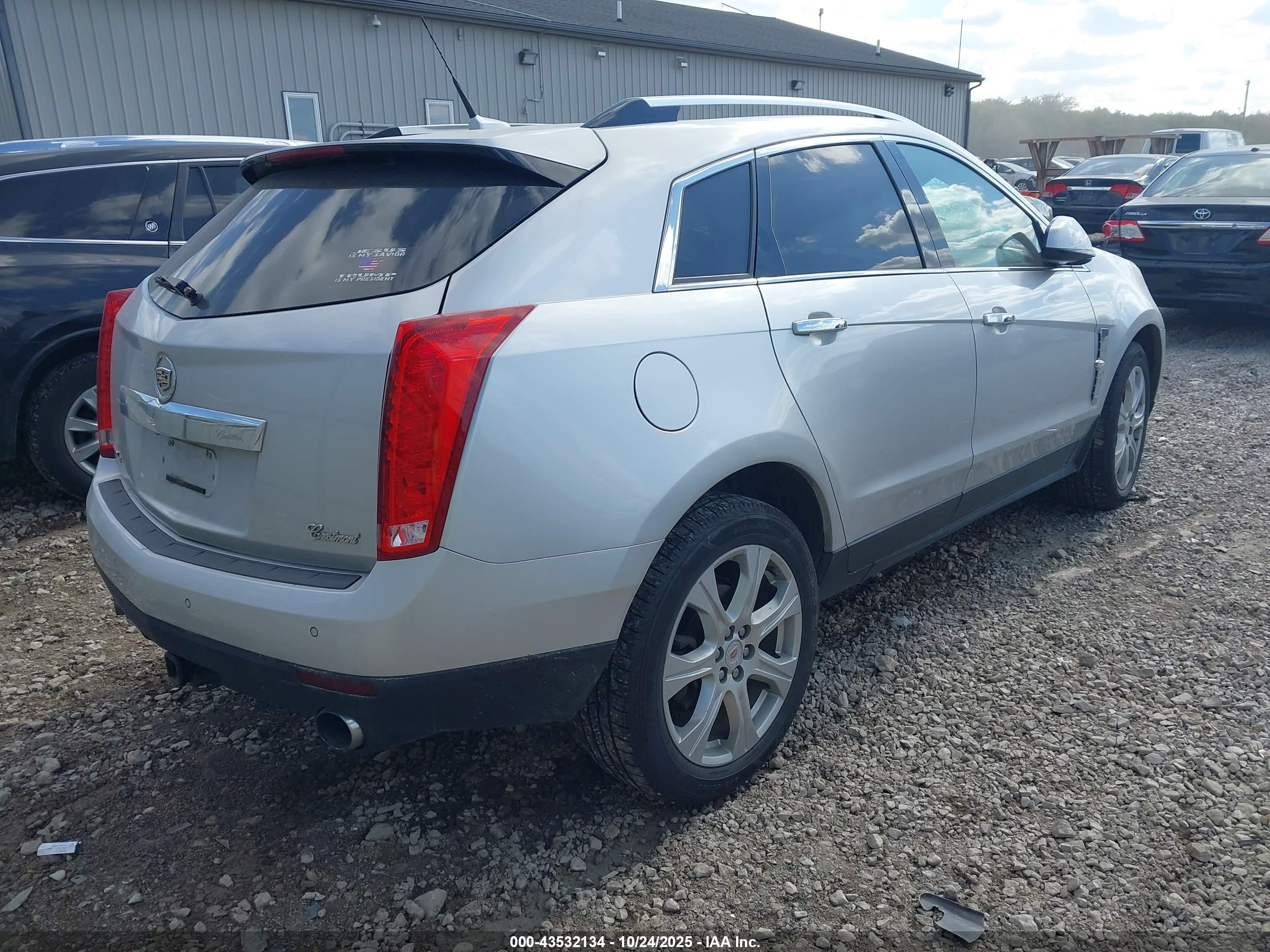 CADILLAC SRX image 4
