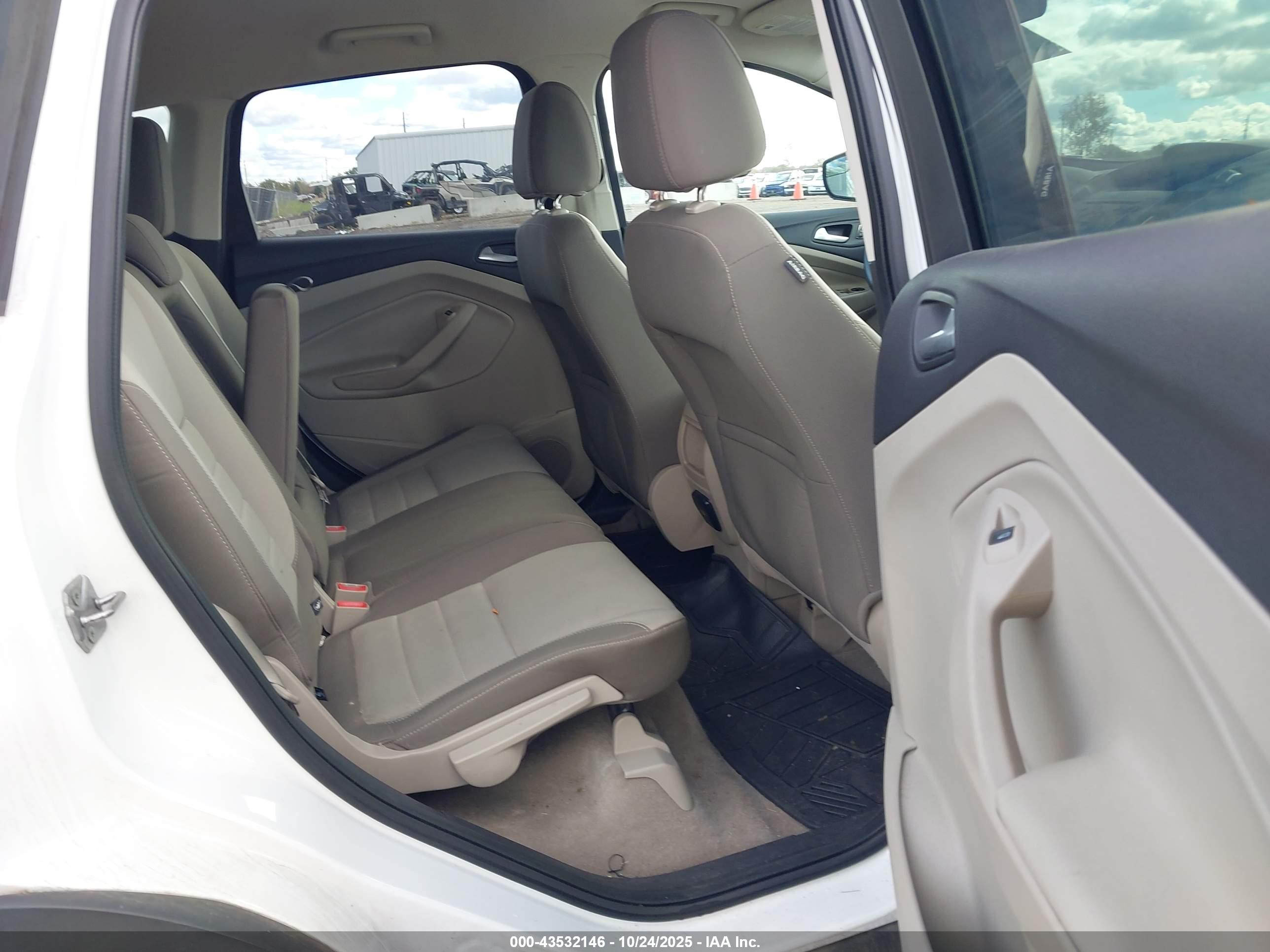 FORD ESCAPE image 8