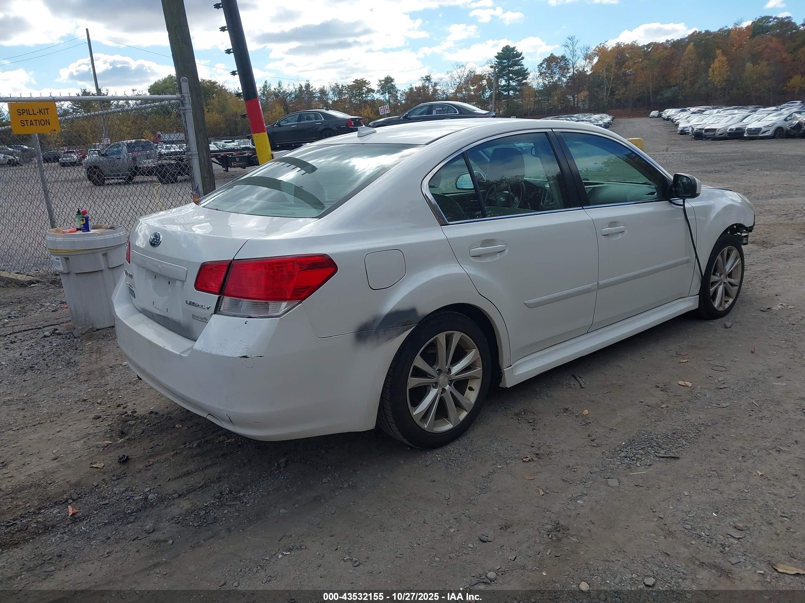 SUBARU LEGACY image 4