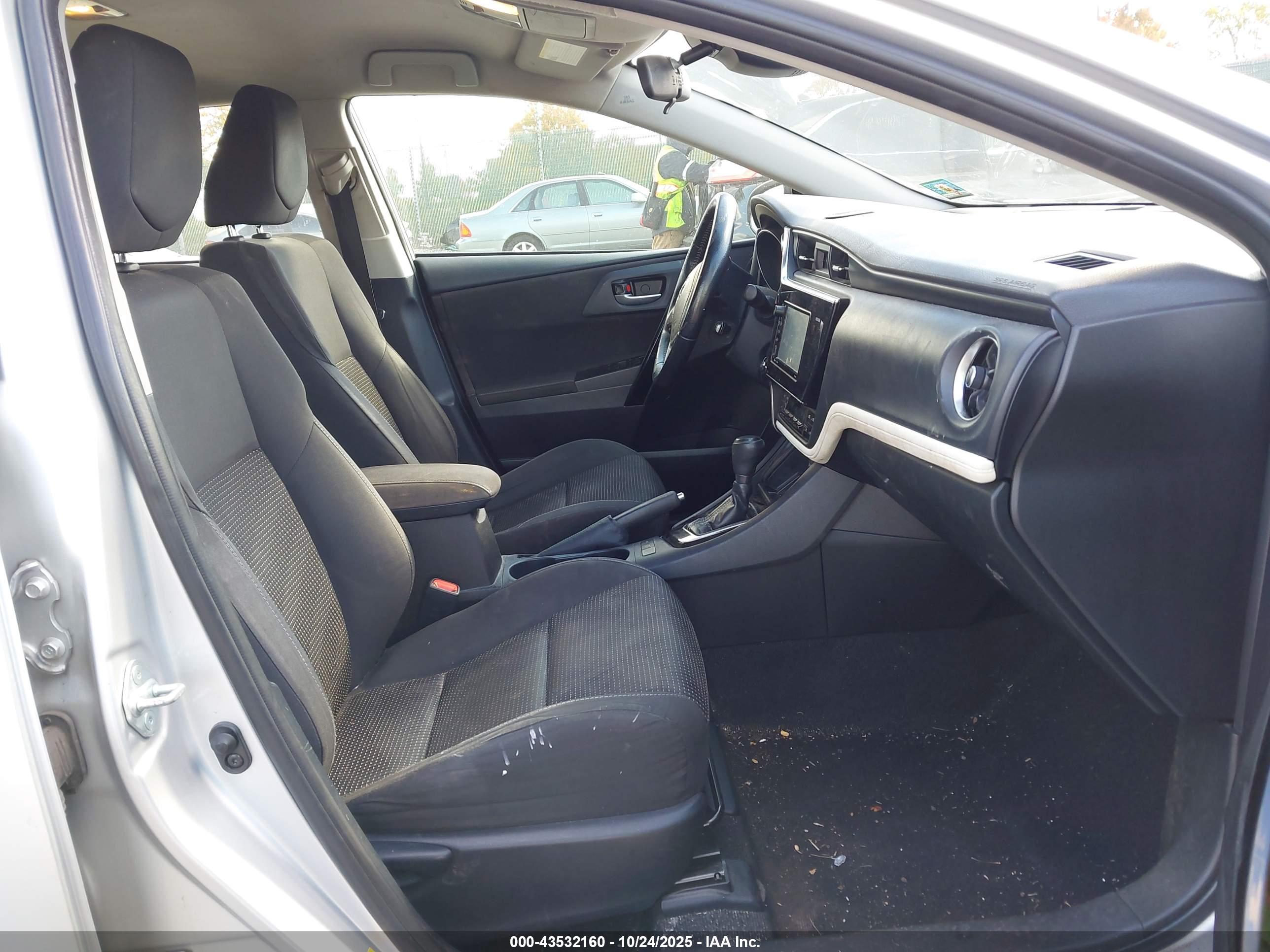 TOYOTA COROLLA image 5