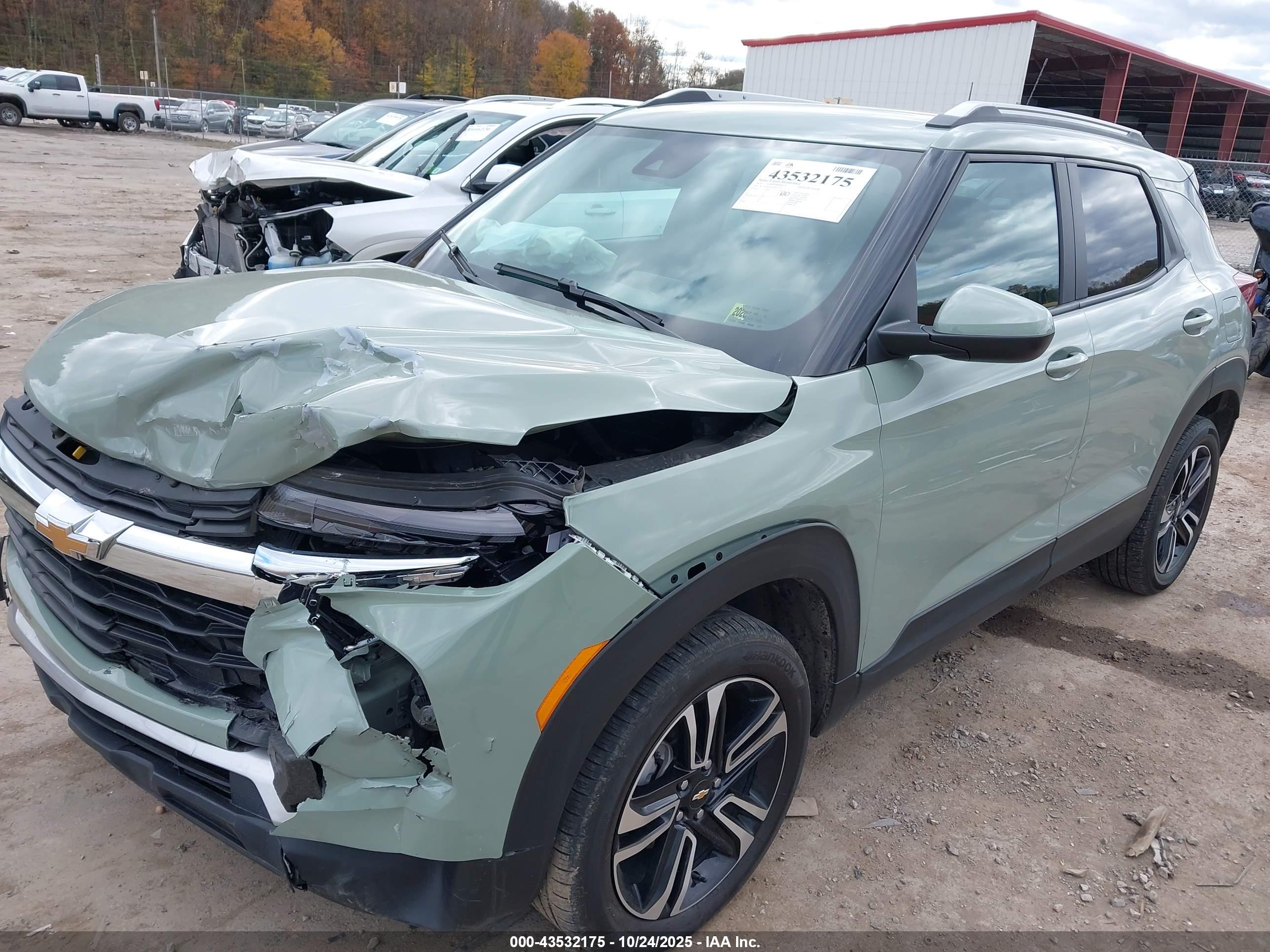 CHEVROLET TRAILBLAZER image 2