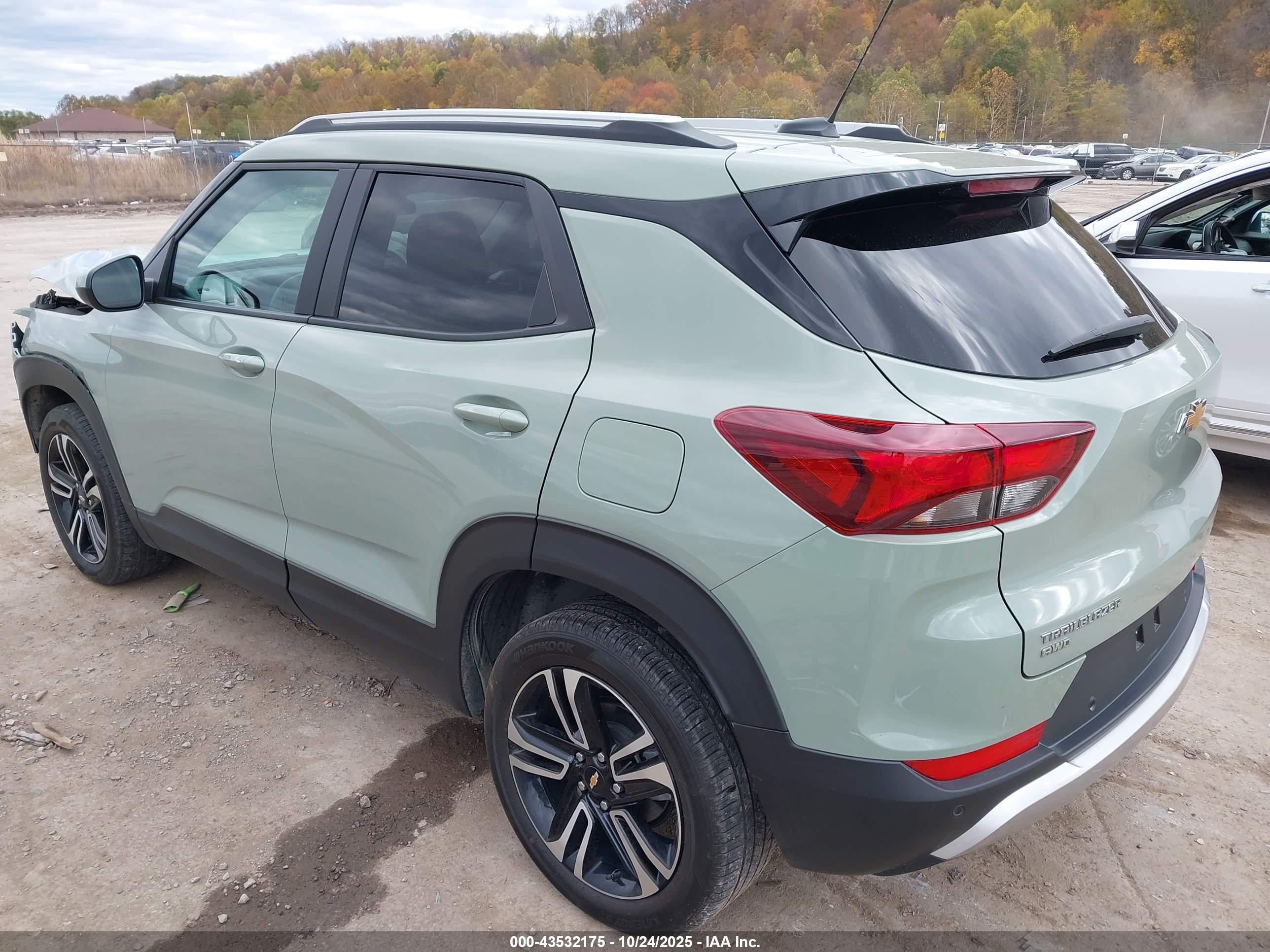 CHEVROLET TRAILBLAZER image 3