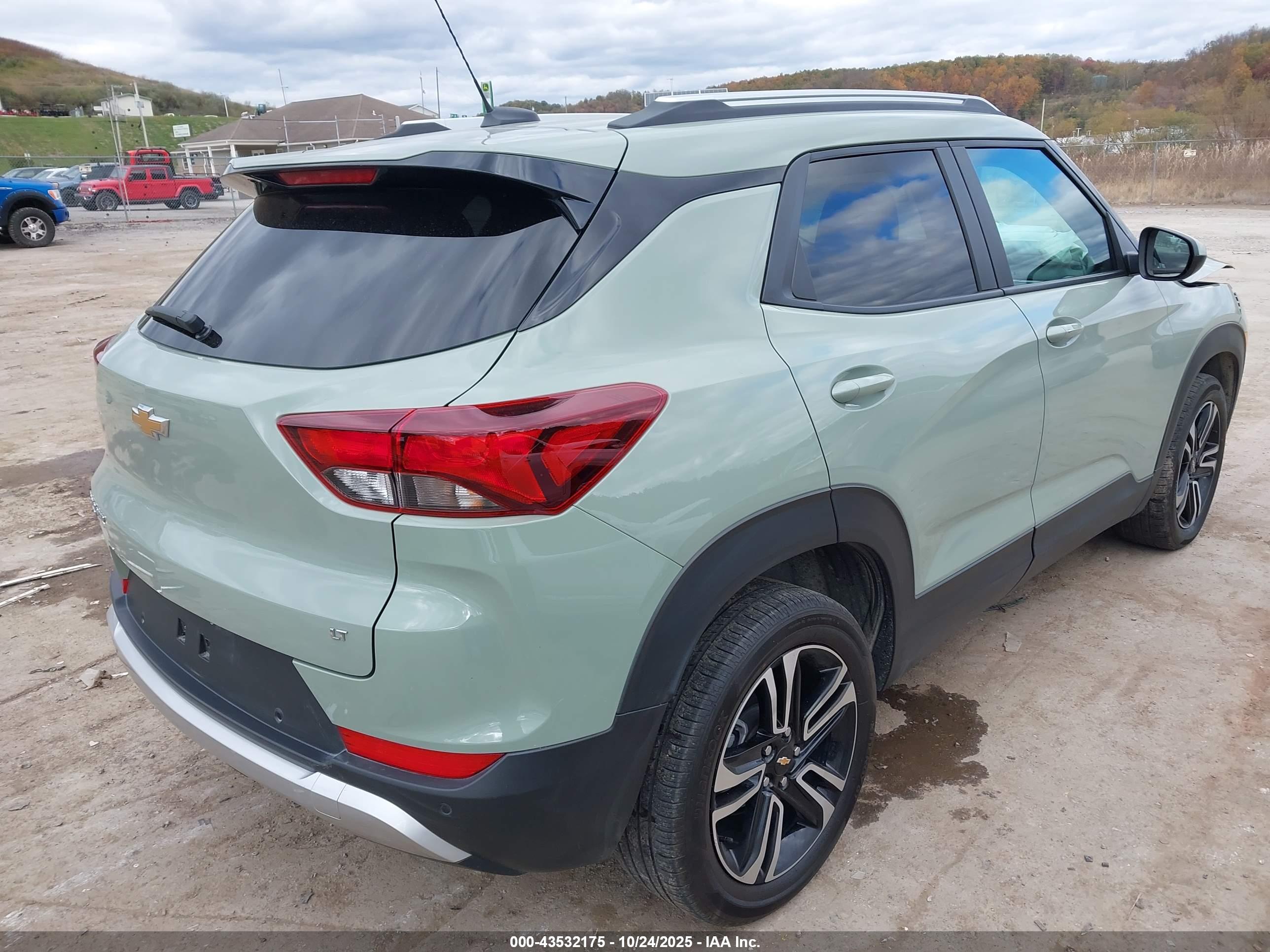 CHEVROLET TRAILBLAZER image 4