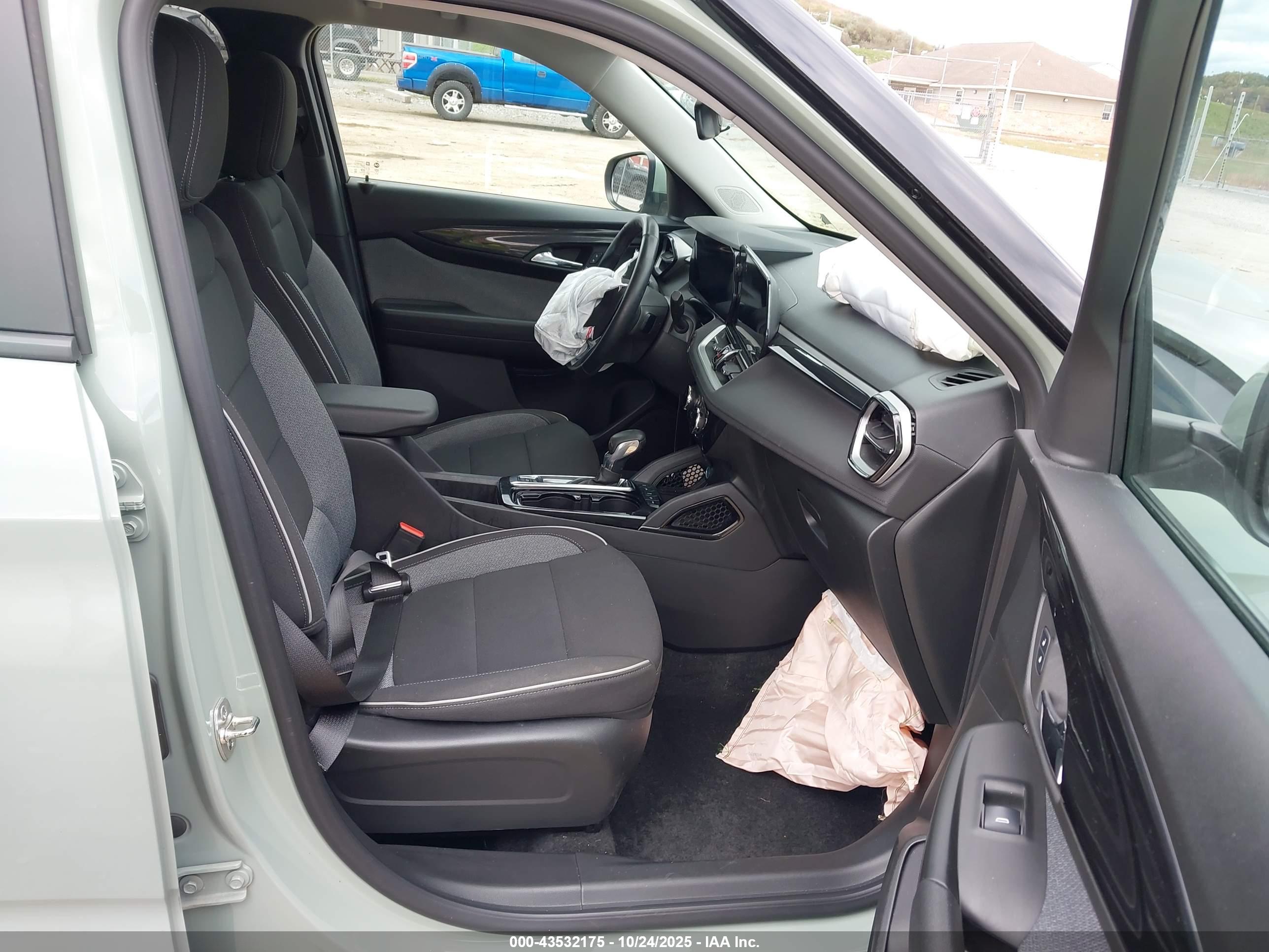 CHEVROLET TRAILBLAZER image 5