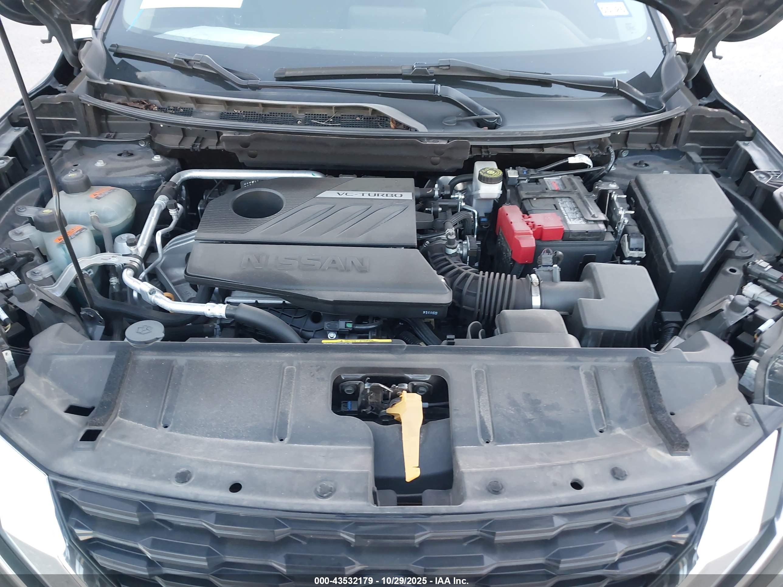 NISSAN ROGUE image 10