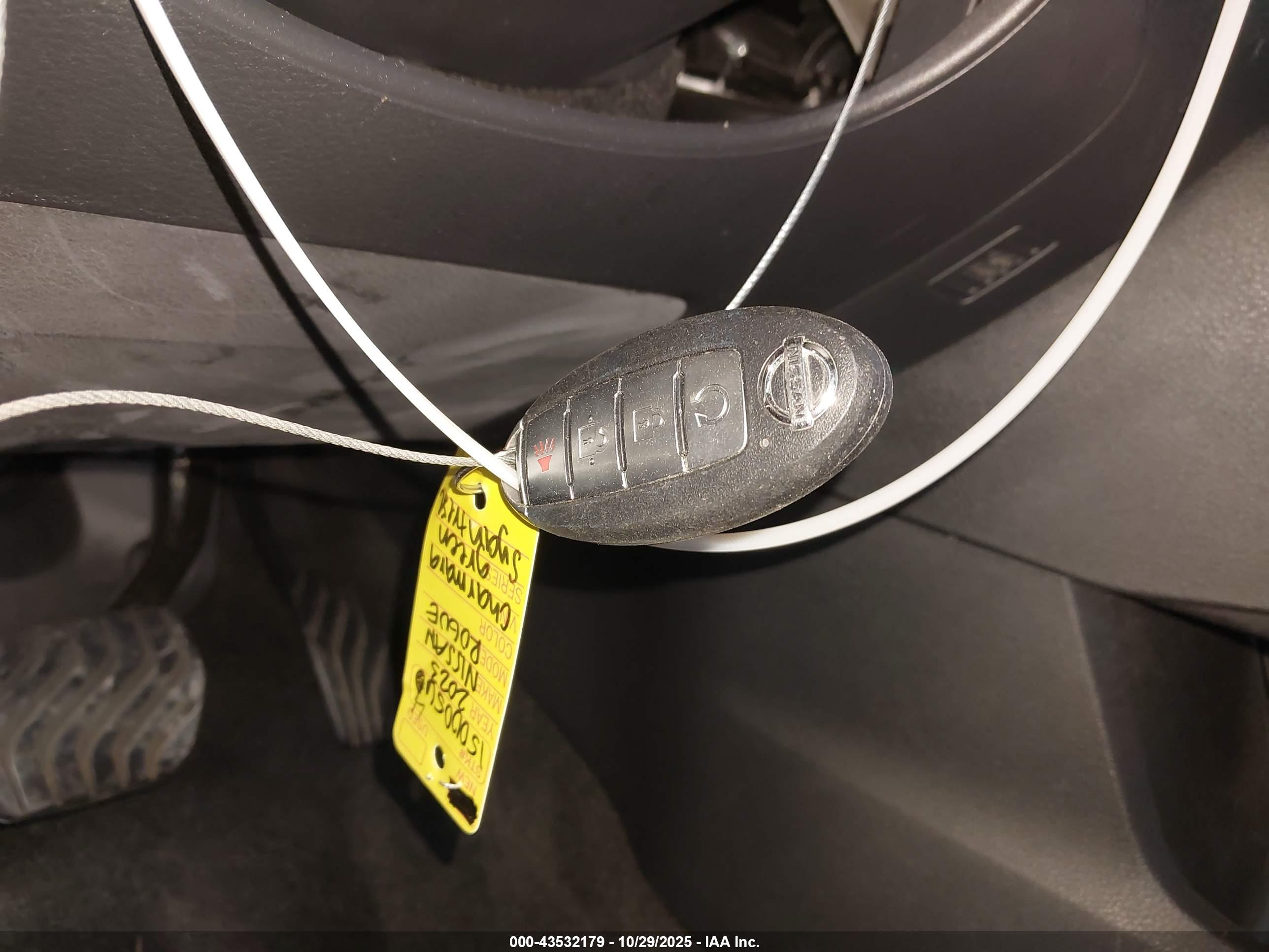 NISSAN ROGUE image 11