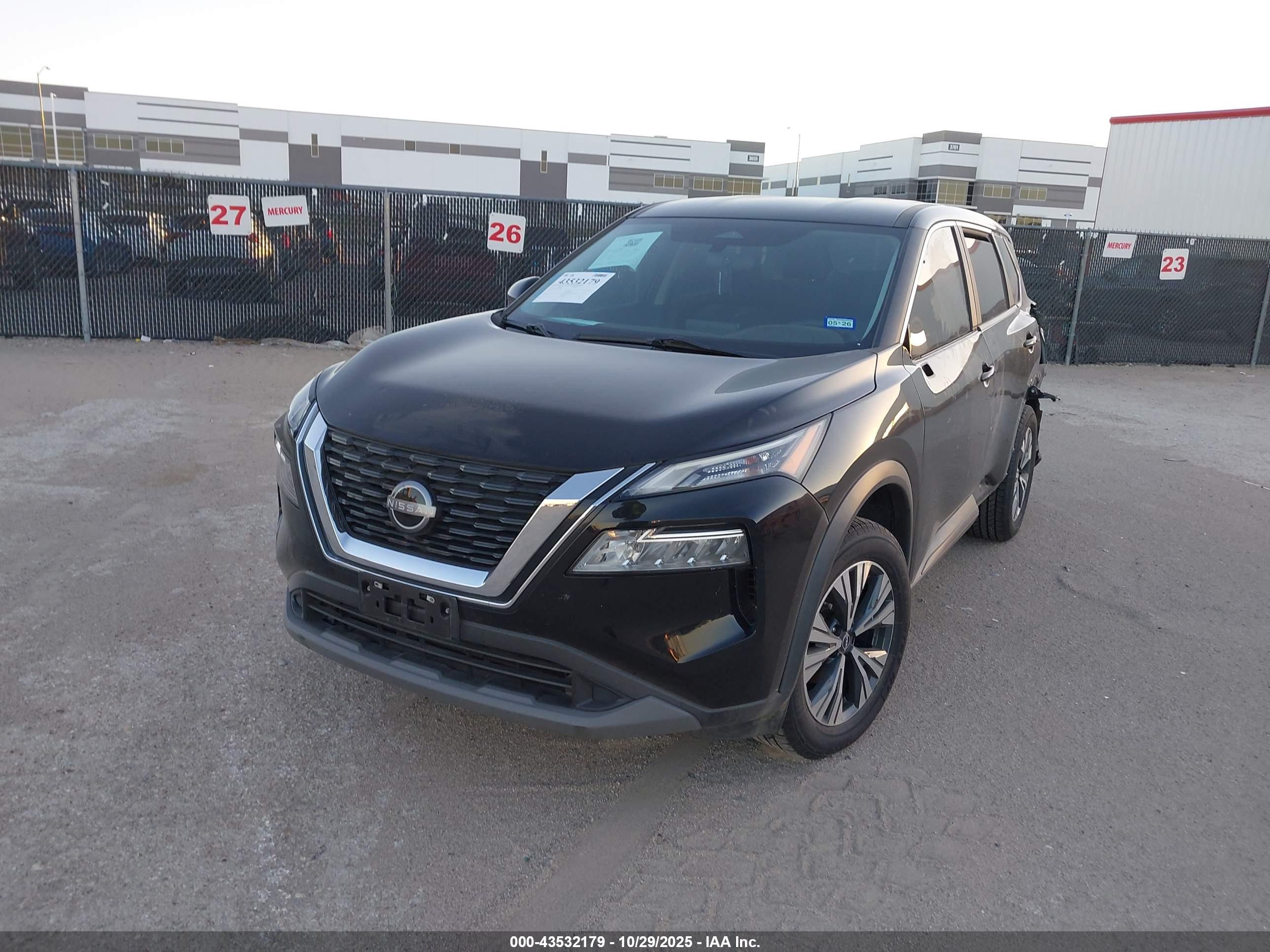 NISSAN ROGUE image 2