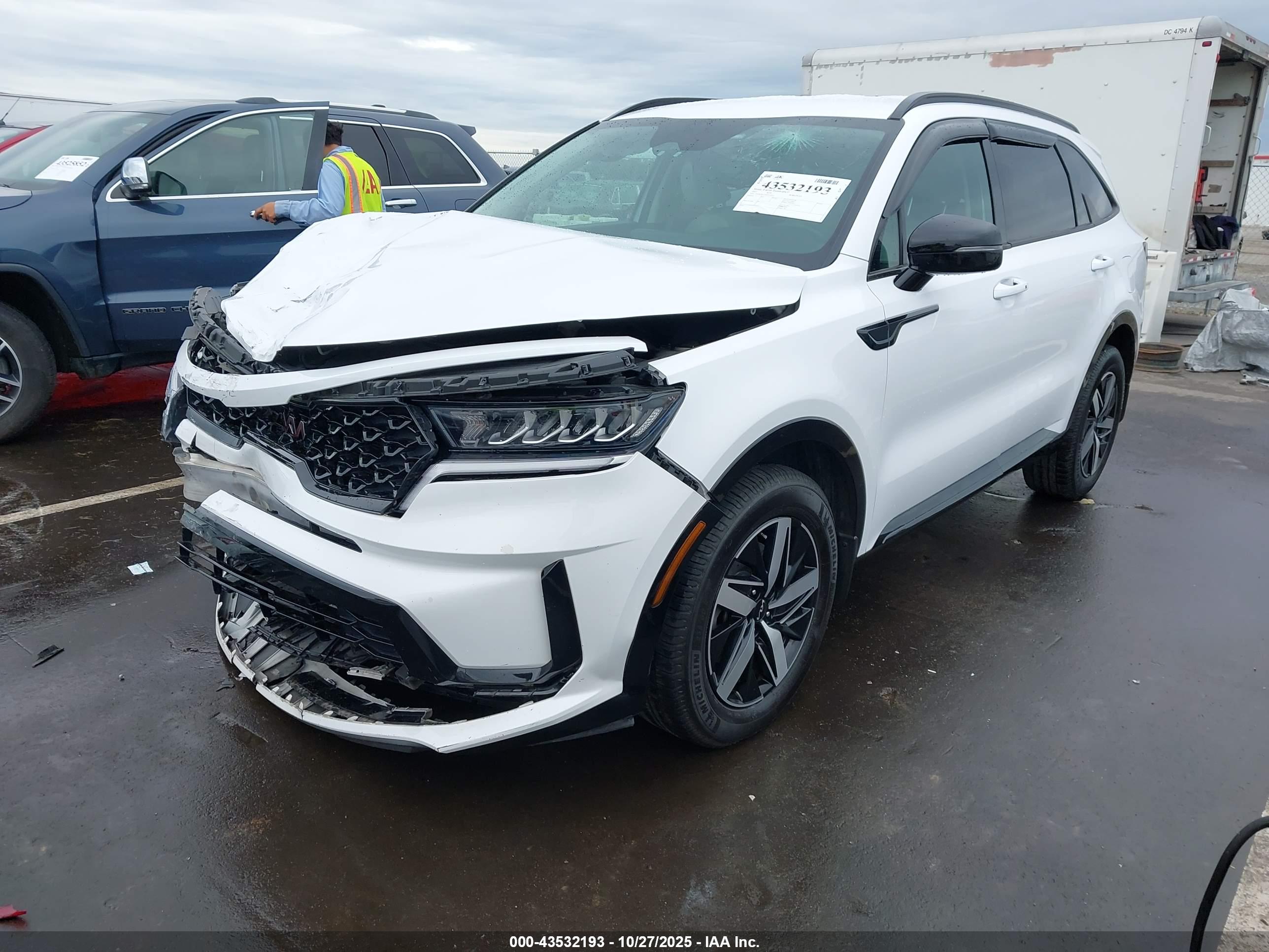 KIA SORENTO image 2