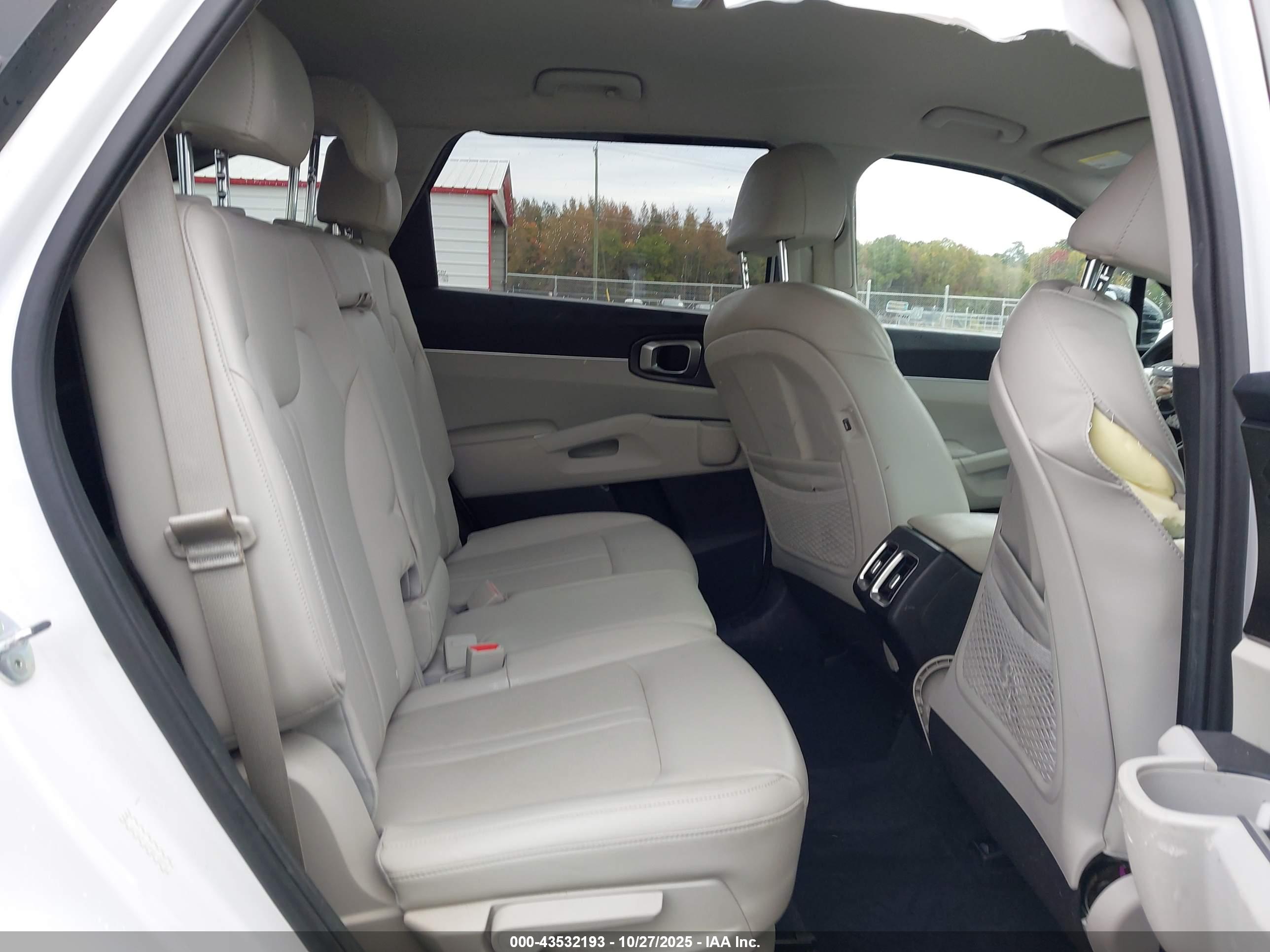 KIA SORENTO image 8