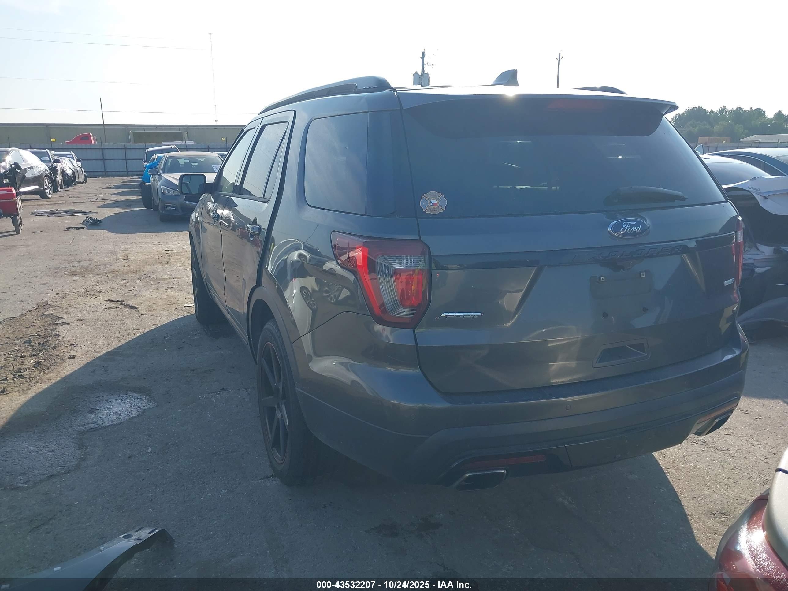 FORD EXPLORER image 3