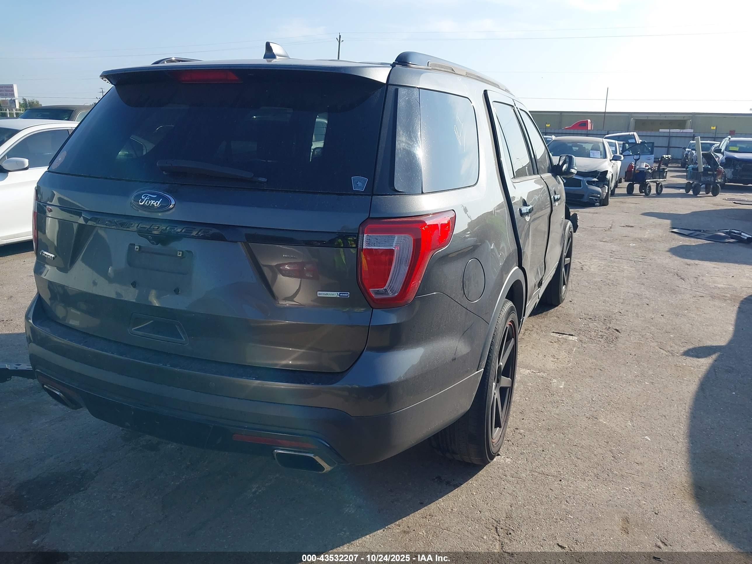 FORD EXPLORER image 4