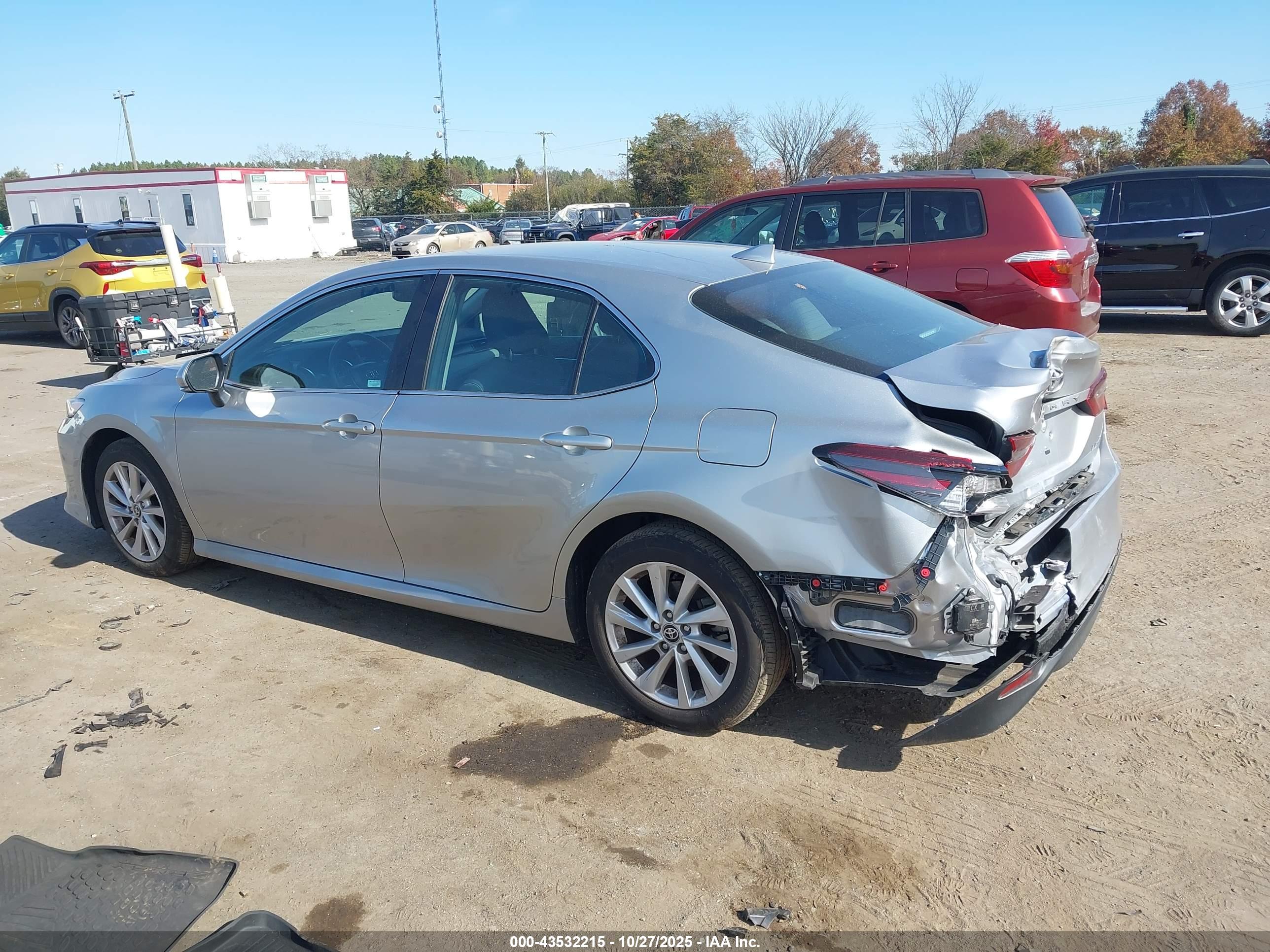 TOYOTA CAMRY image 3