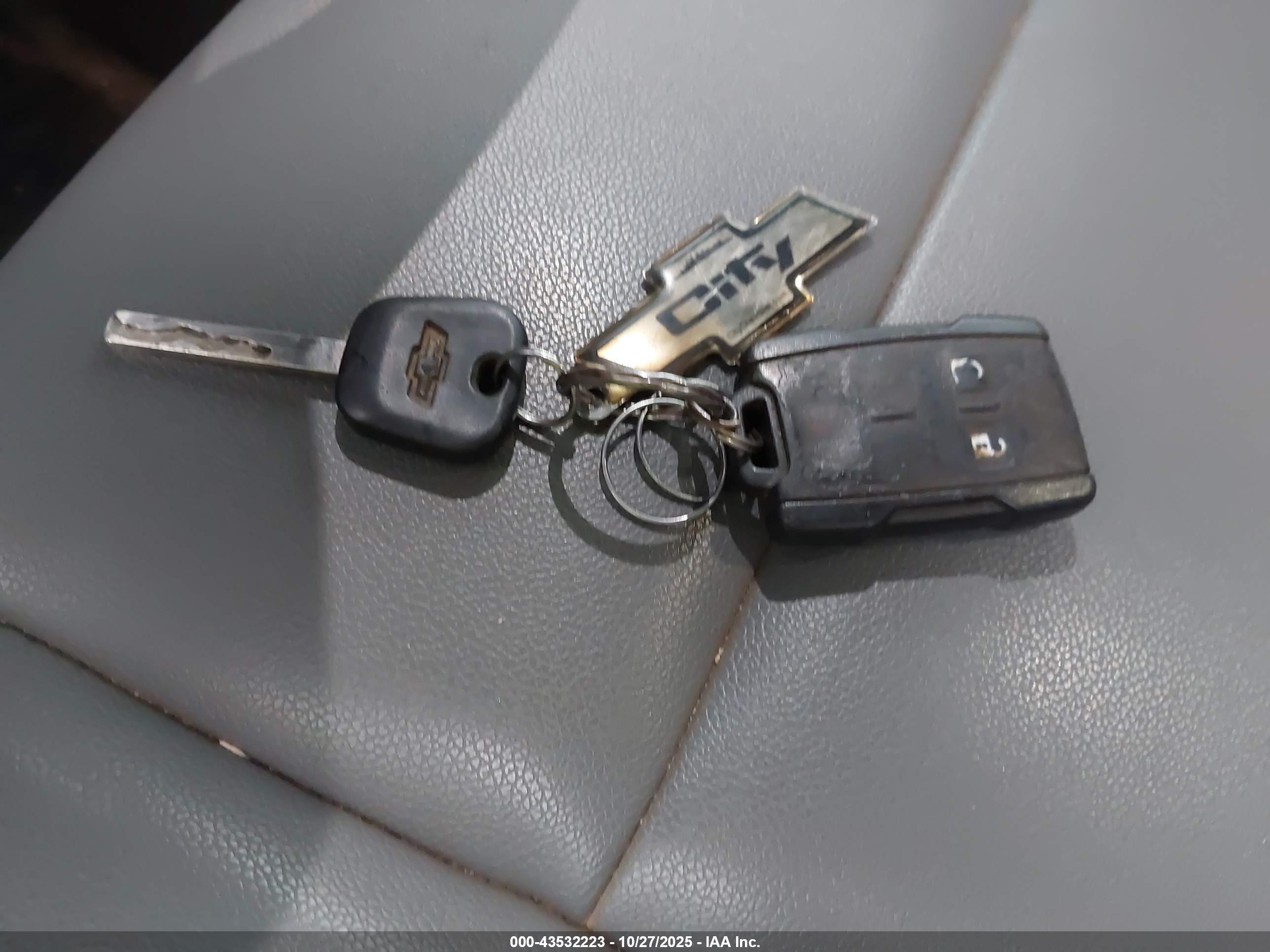 CHEVROLET SILVERADO image 11