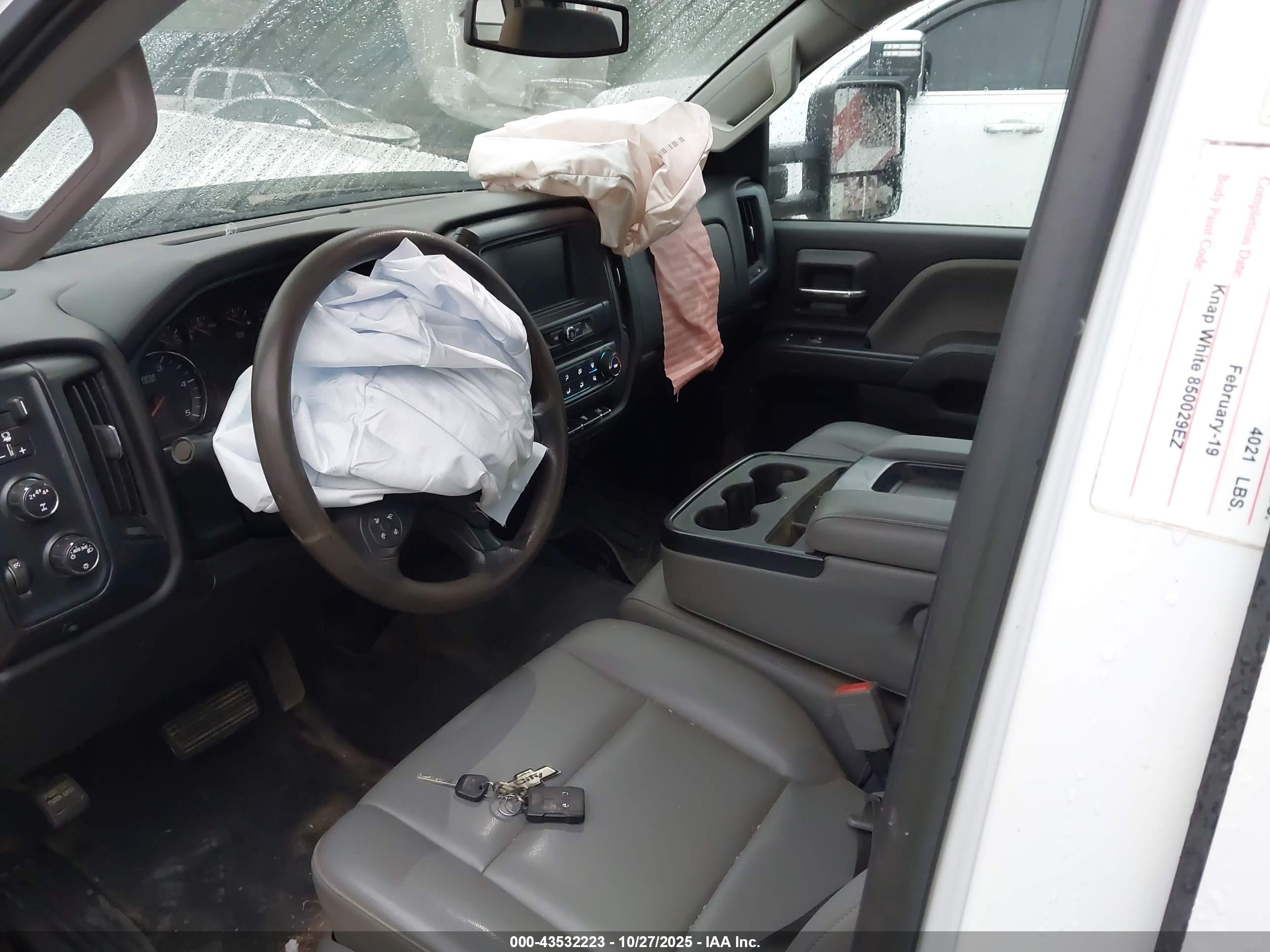 CHEVROLET SILVERADO image 7