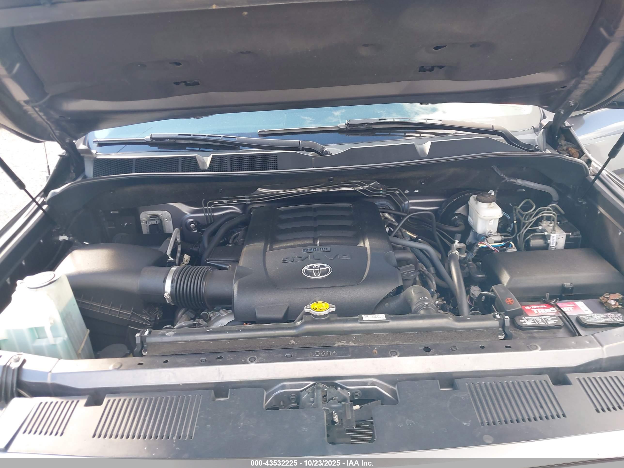 TOYOTA TUNDRA image 10