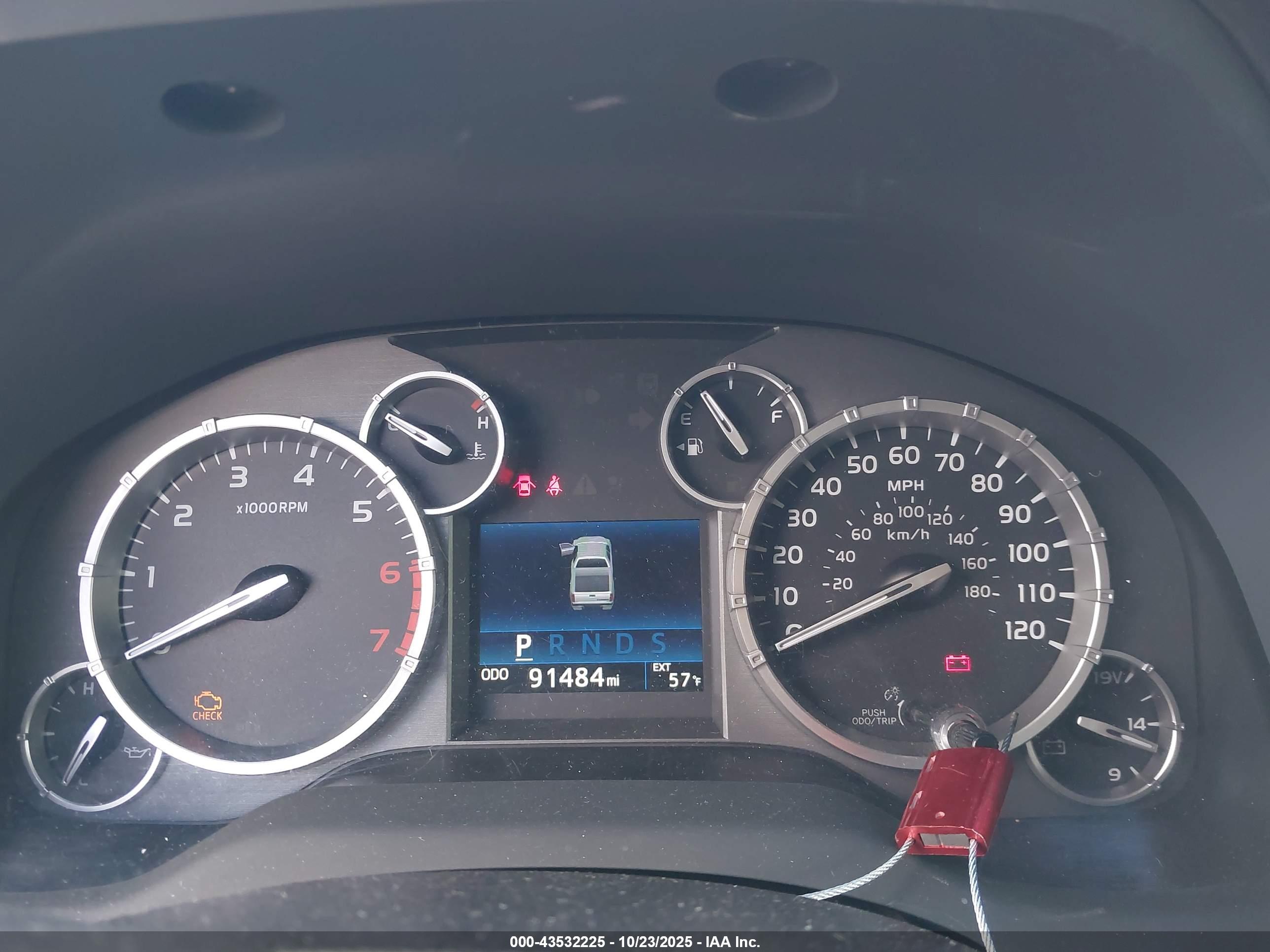 TOYOTA TUNDRA image 7