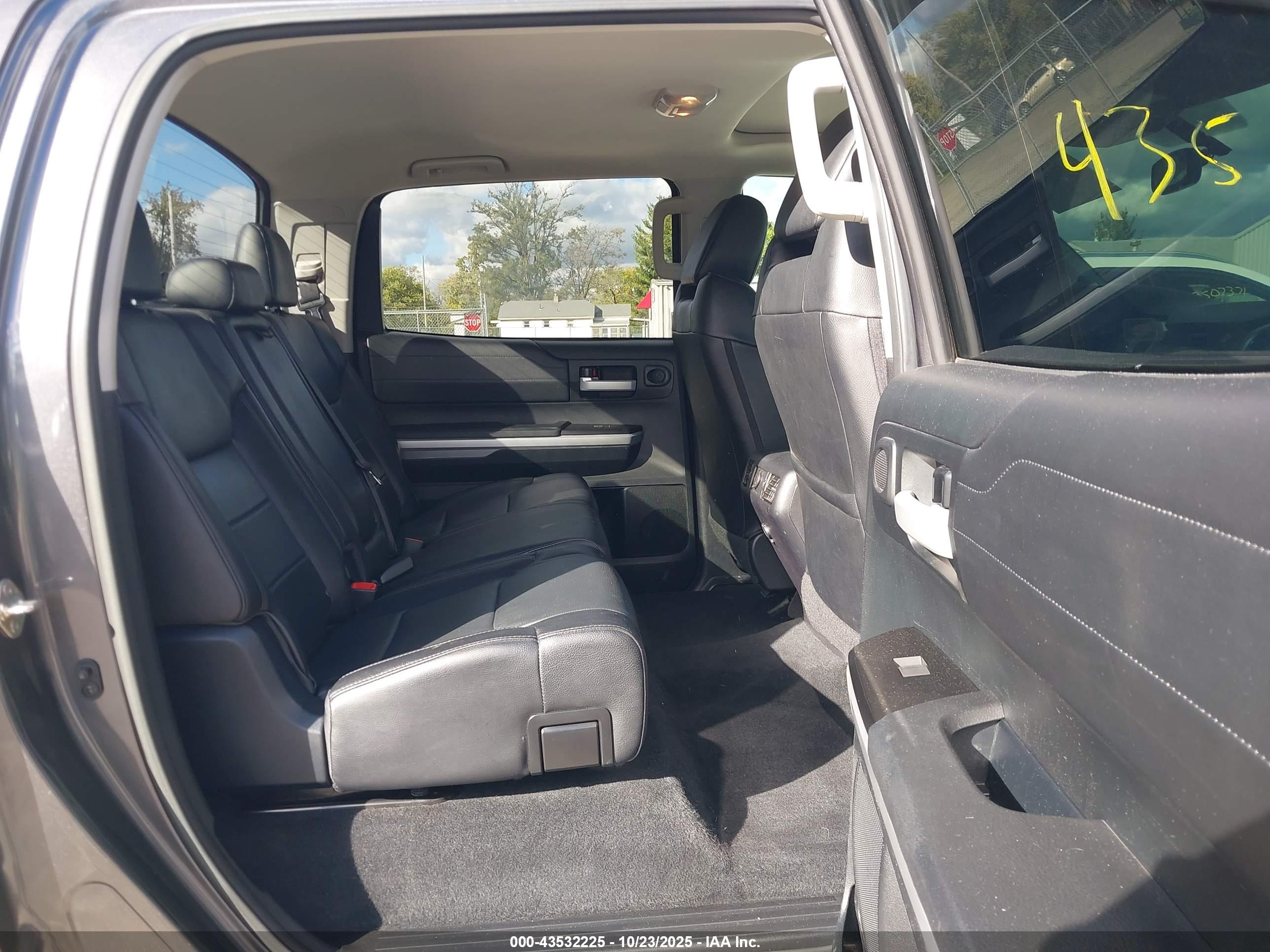 TOYOTA TUNDRA image 8