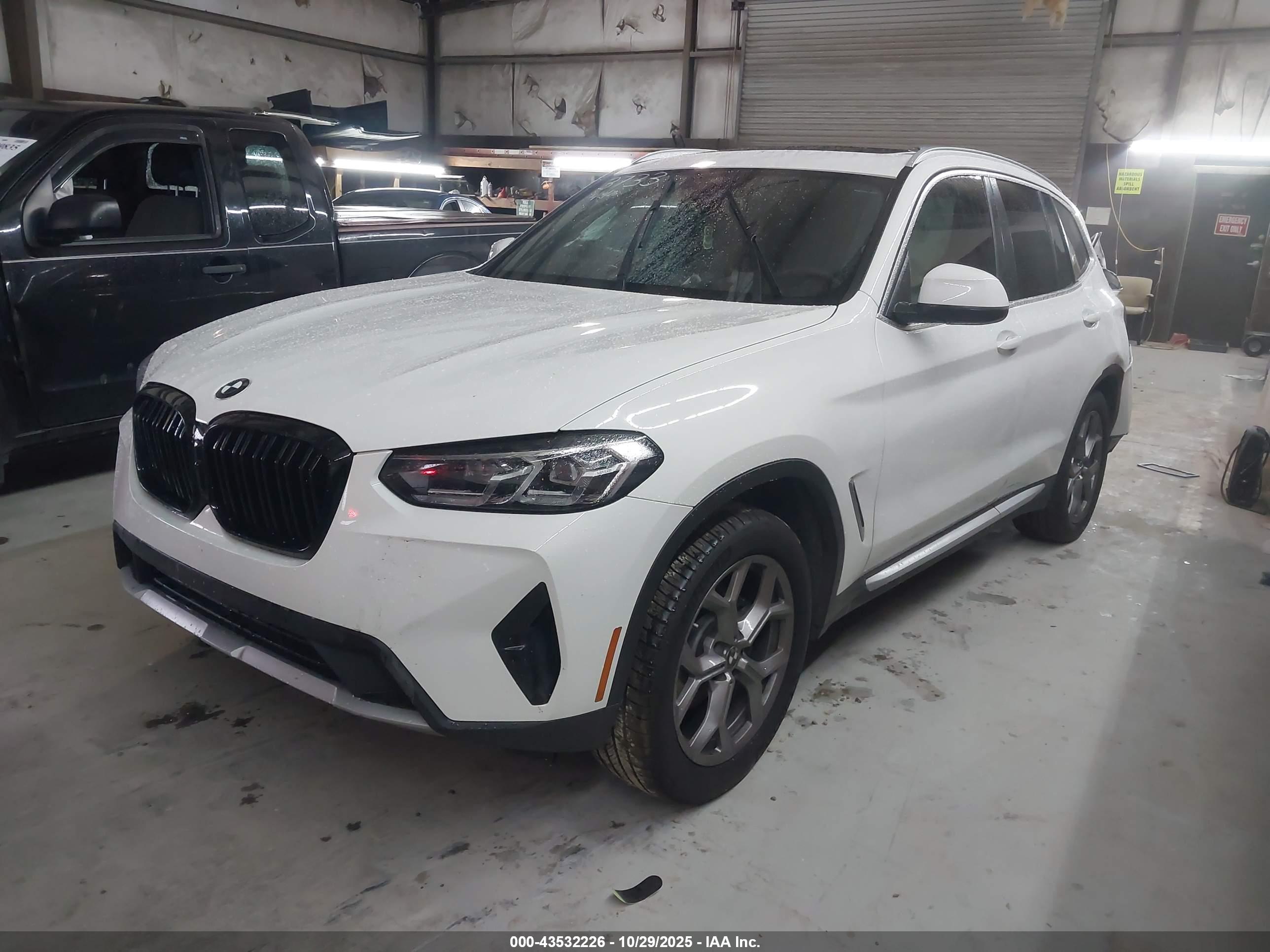 BMW X3 image 2