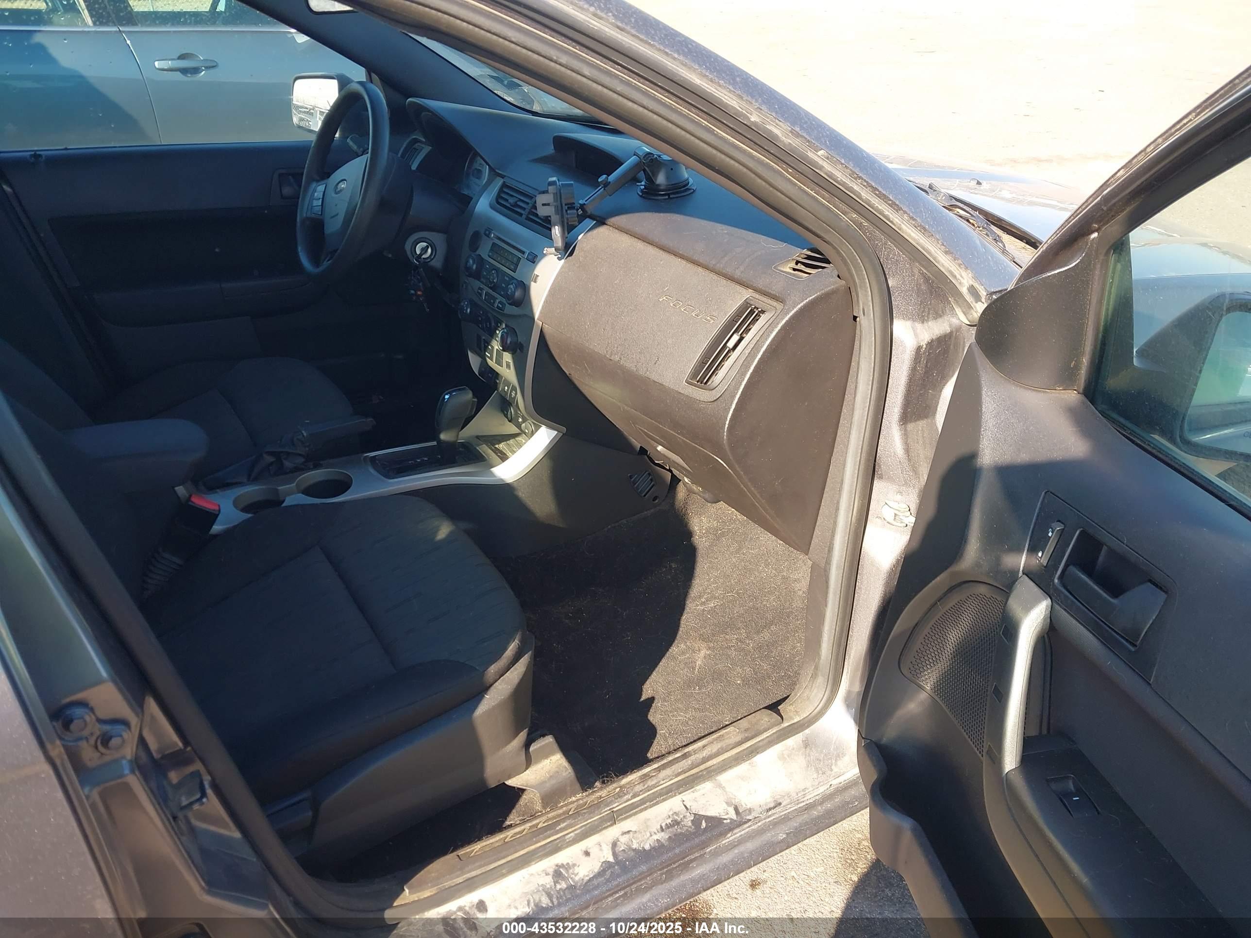 FORD FOCUS image 5
