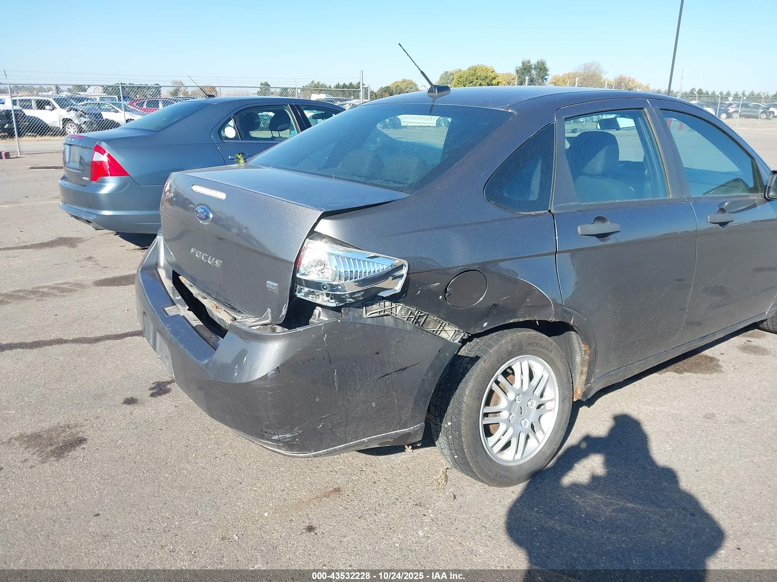 FORD FOCUS image 6
