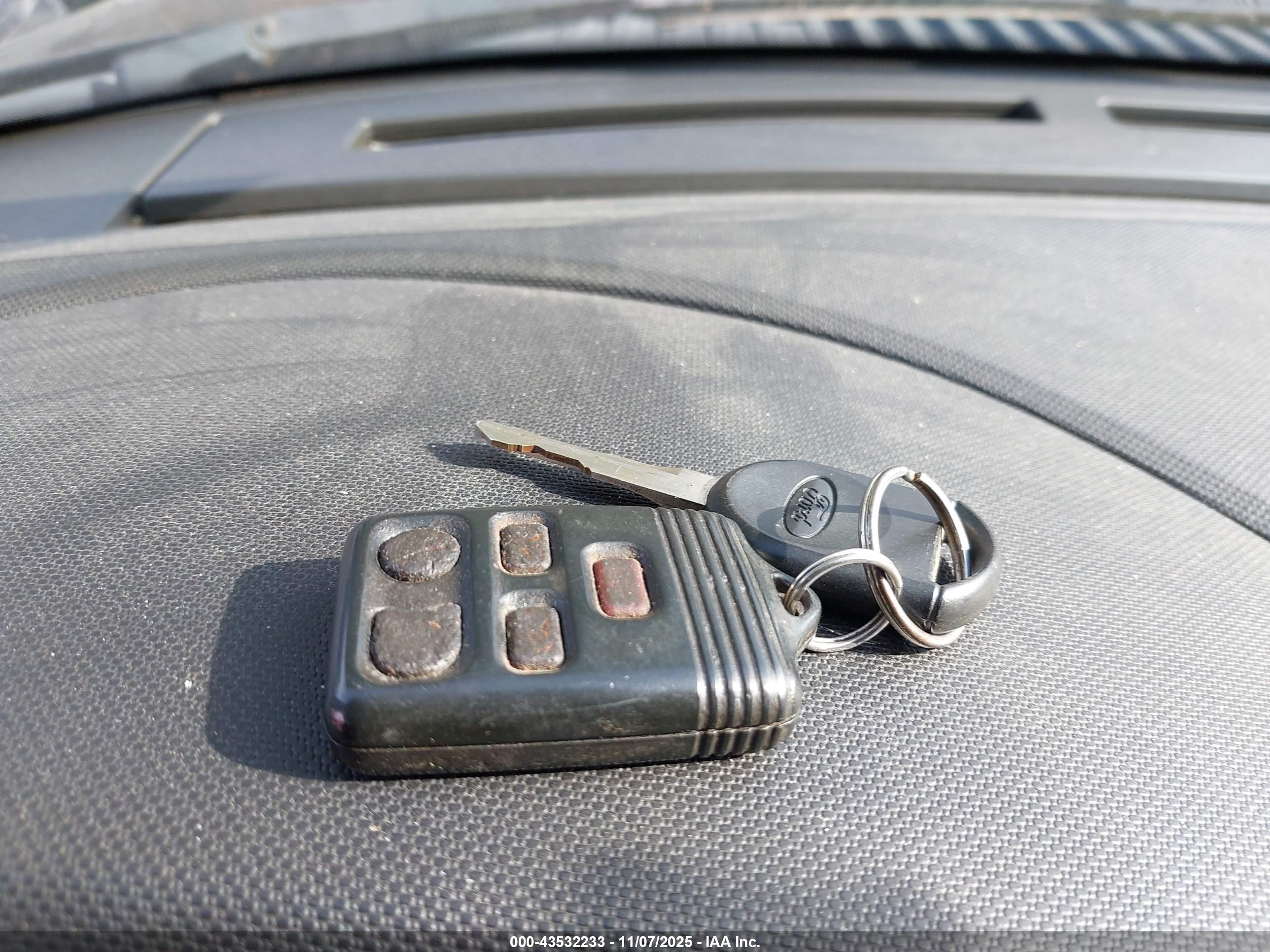 FORD EXPEDITION image 11
