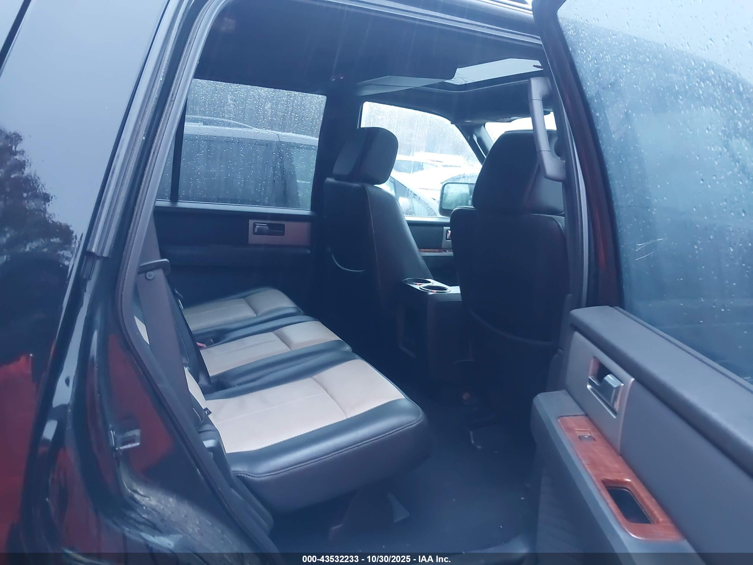 FORD EXPEDITION image 8