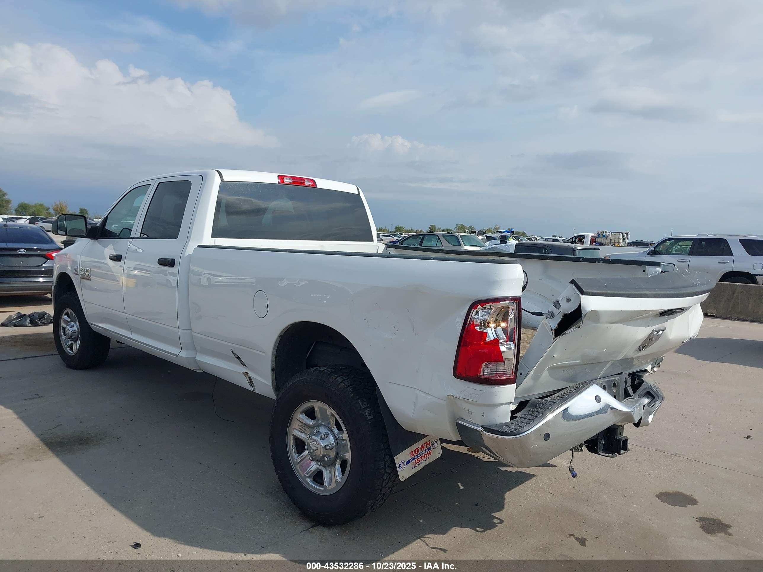 RAM 2500 image 3