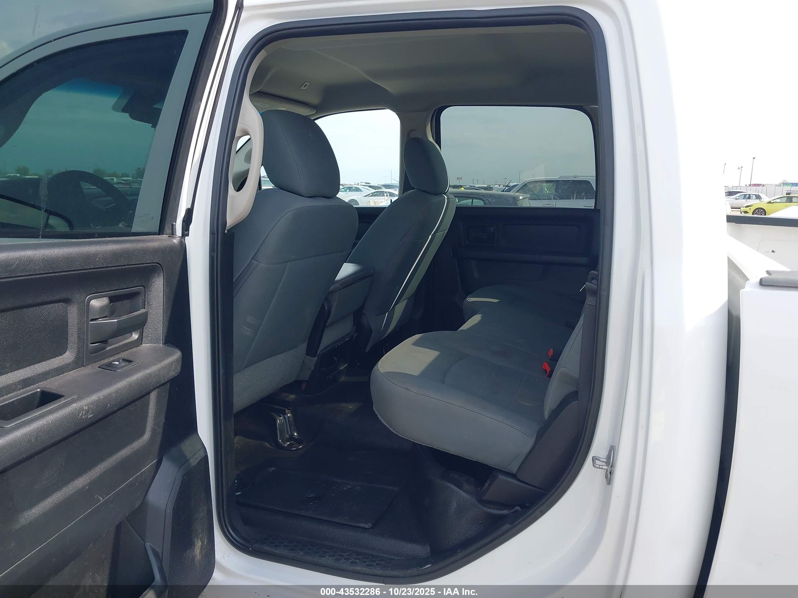 RAM 2500 image 8