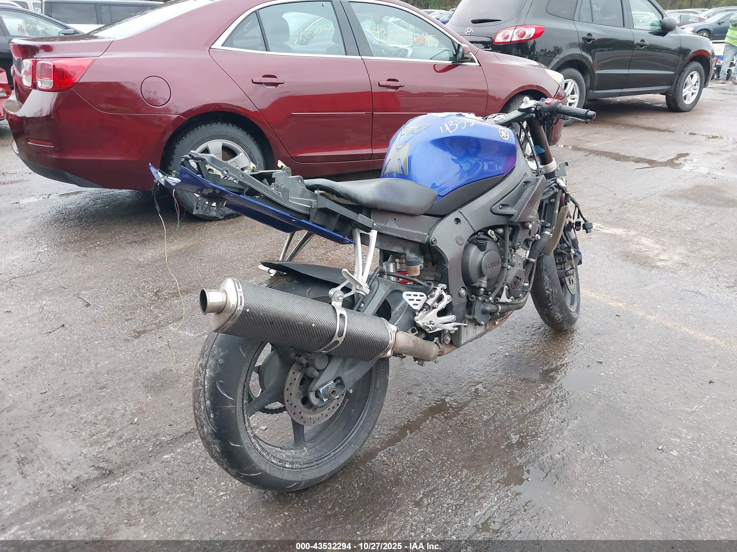 YAMAHA YZFR6 image 4