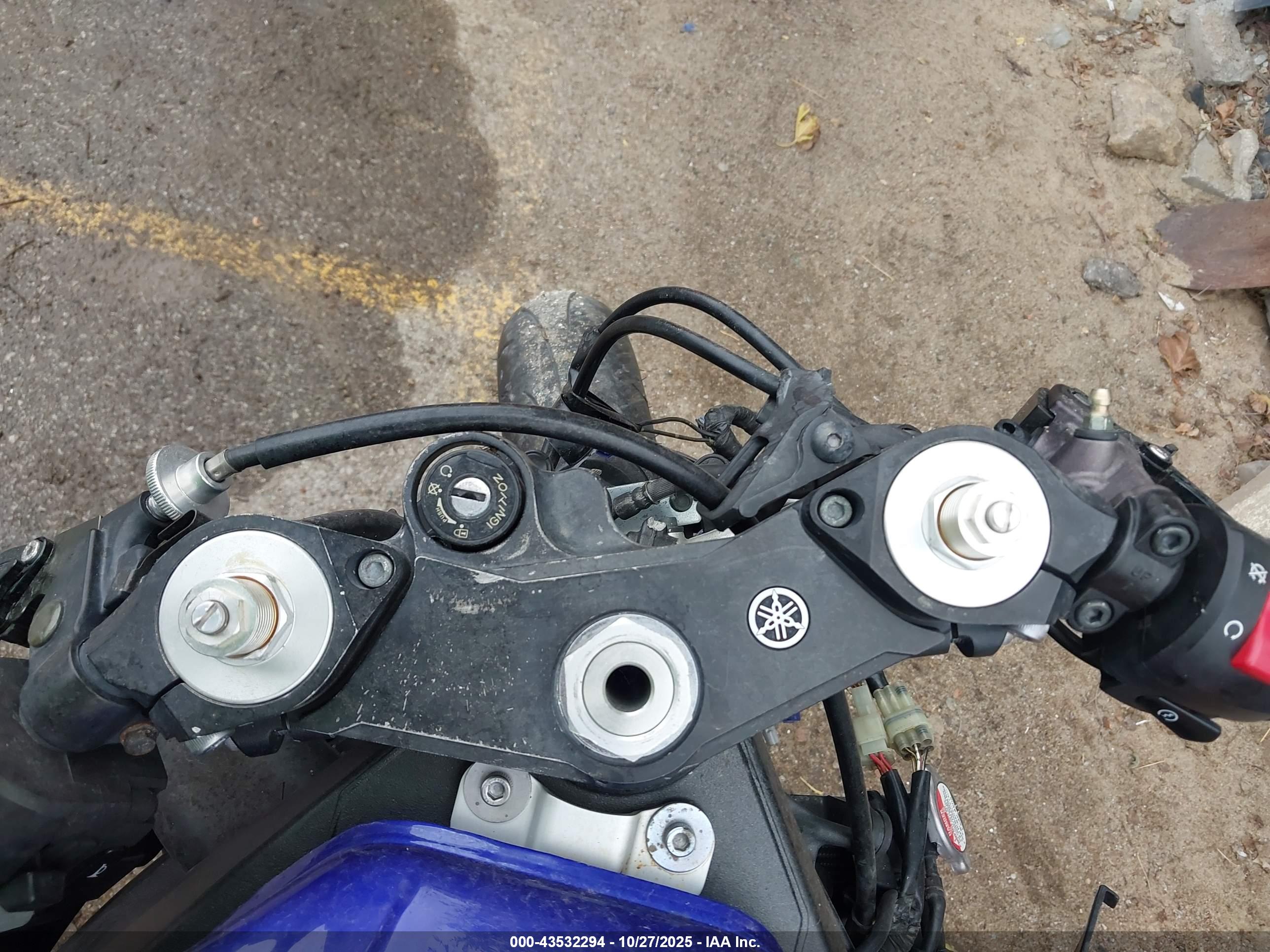 YAMAHA YZFR6 image 7