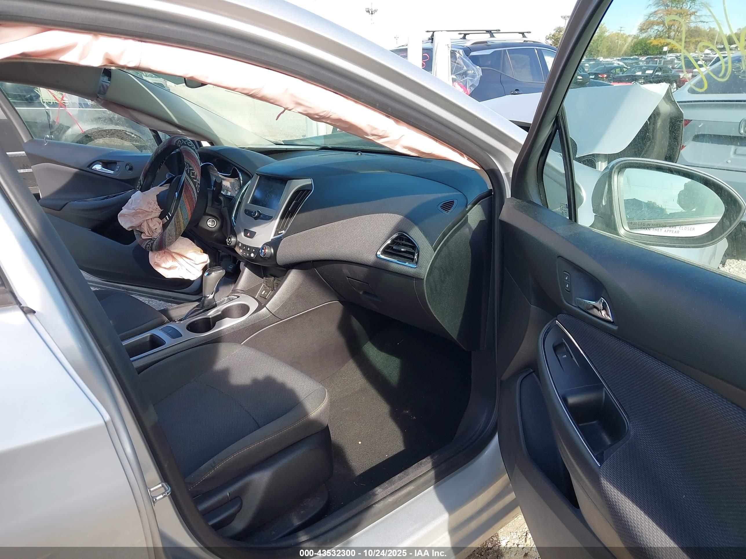 CHEVROLET CRUZE image 5