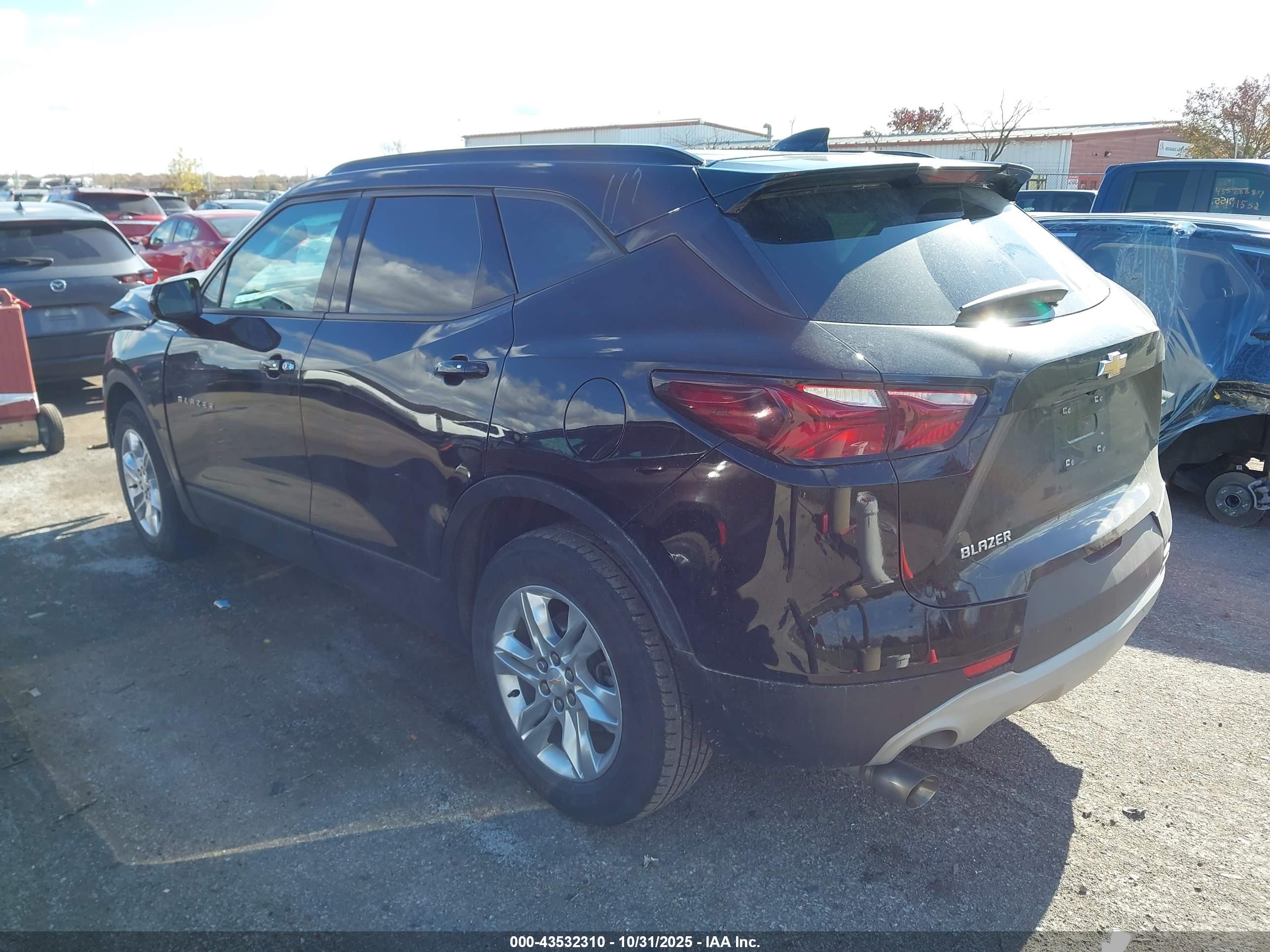 CHEVROLET BLAZER image 3