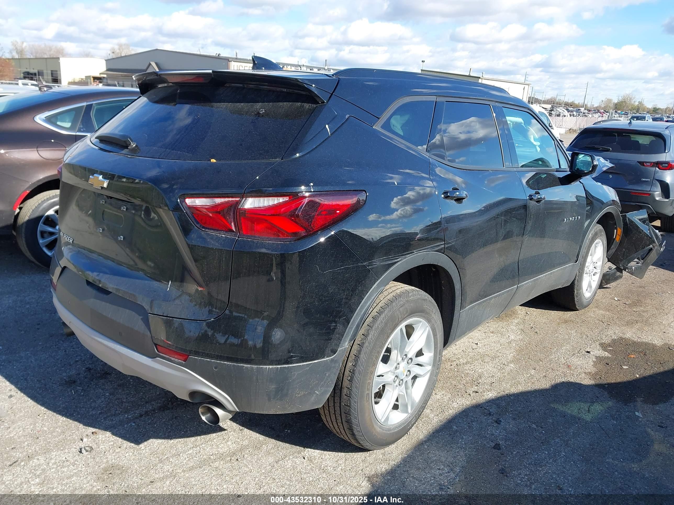 CHEVROLET BLAZER image 4