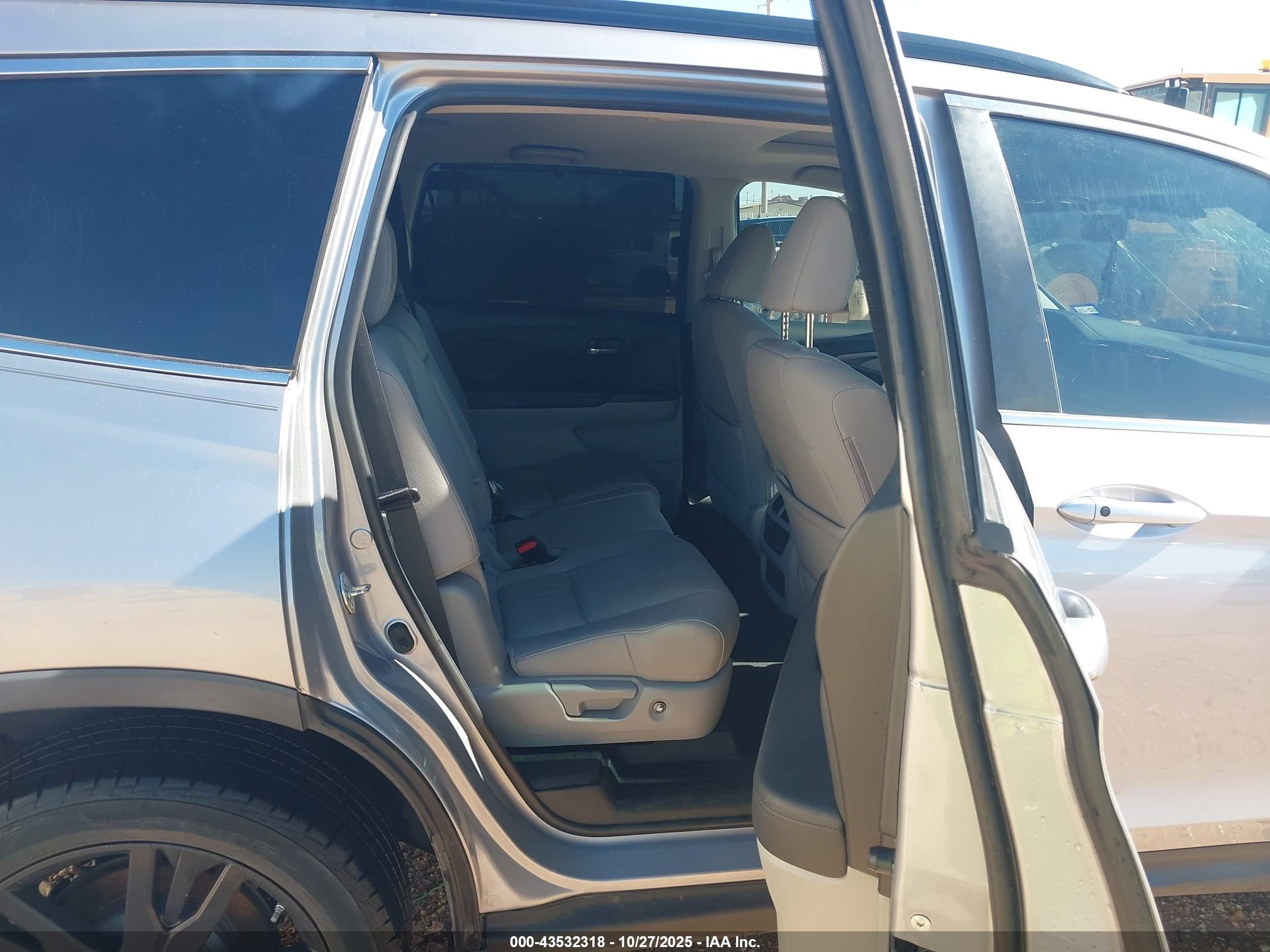 HONDA PILOT image 8