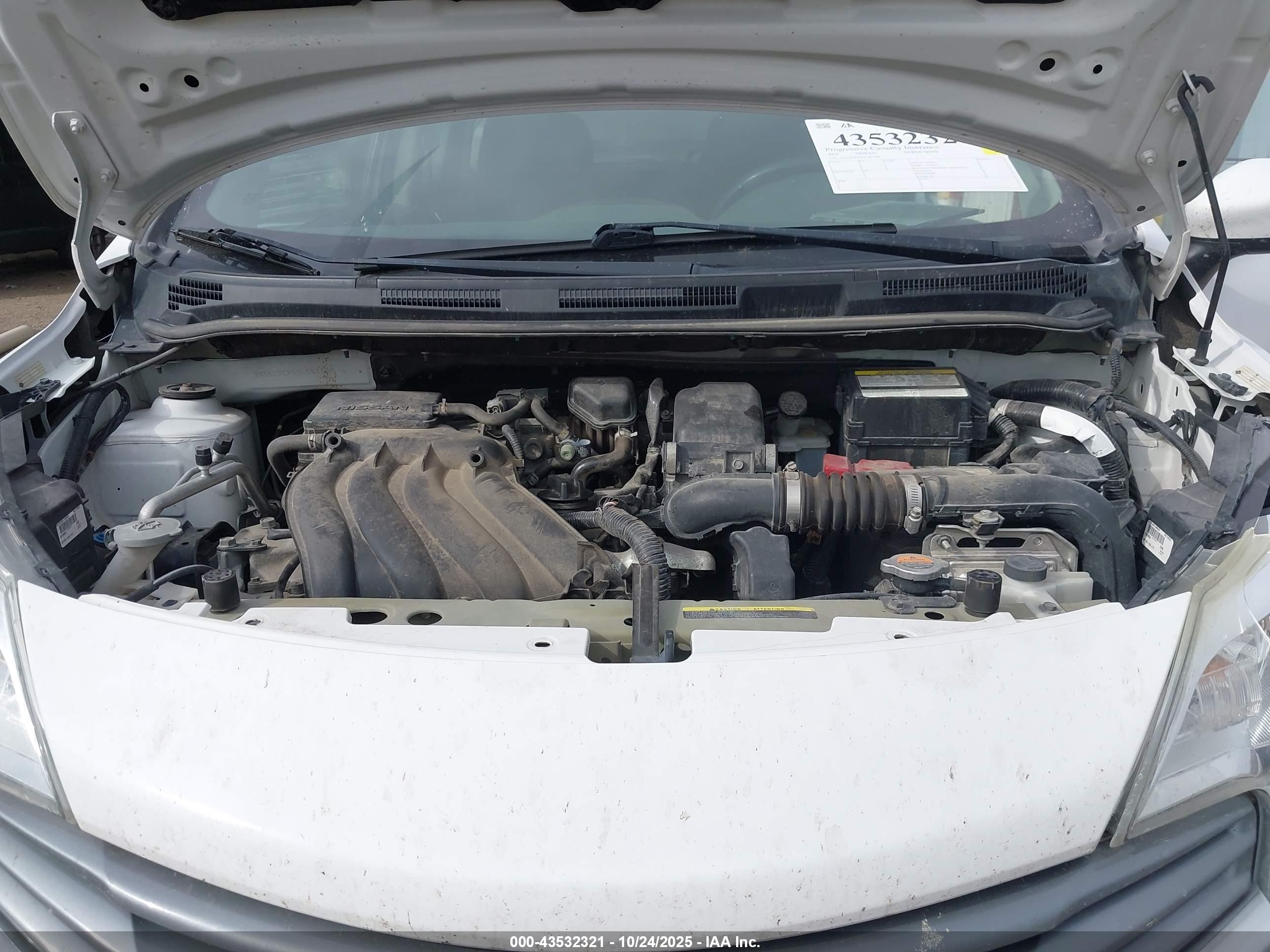 NISSAN VERSA image 10