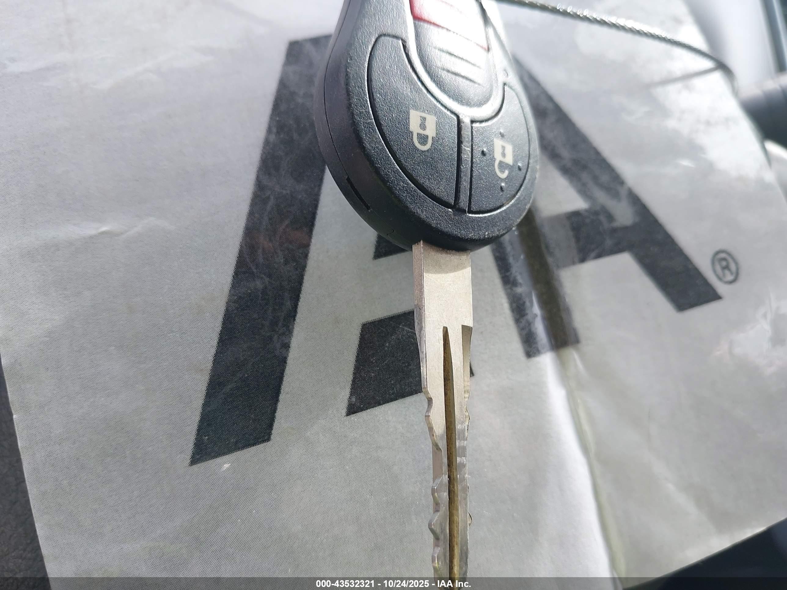 NISSAN VERSA image 11