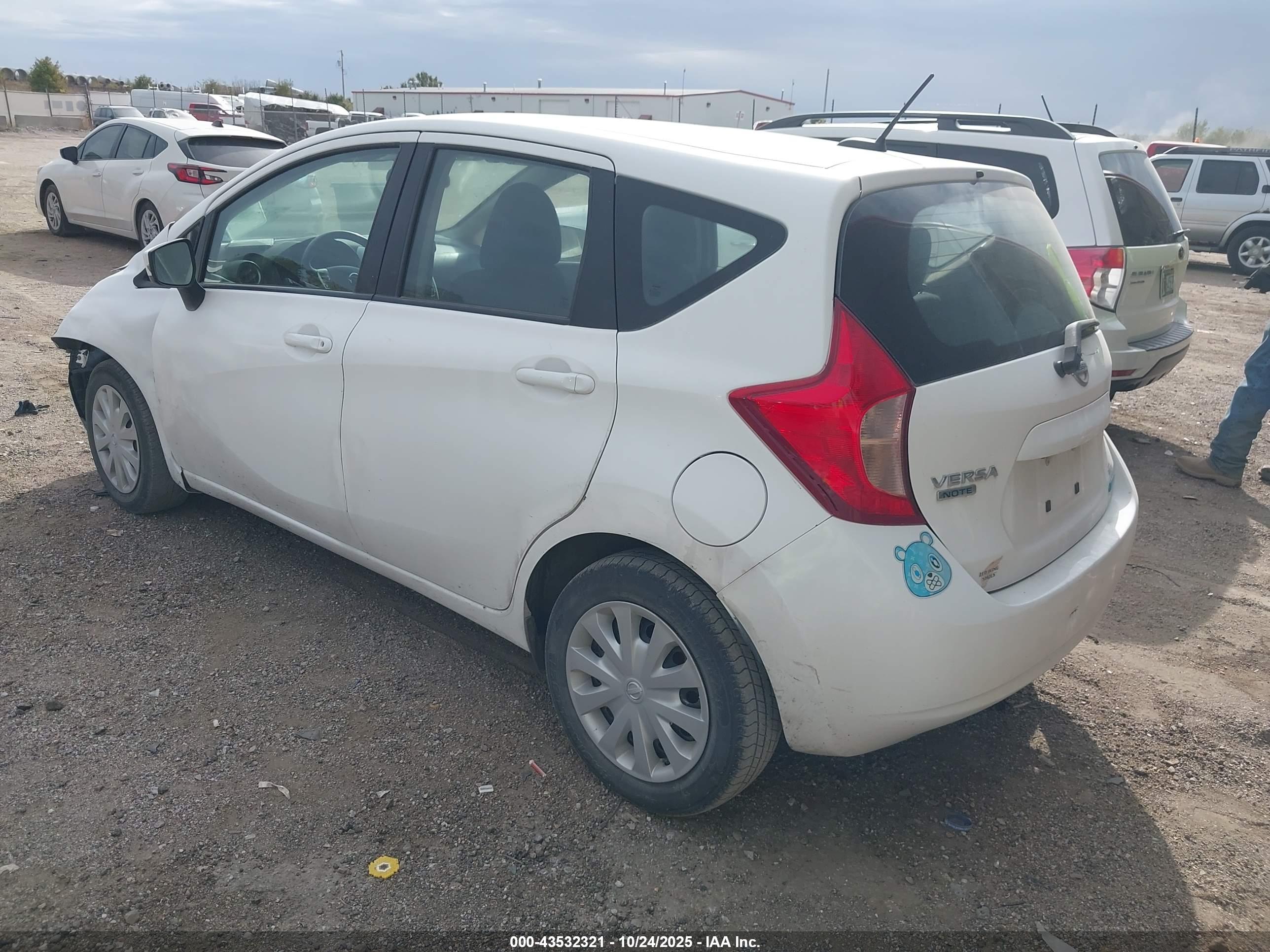 NISSAN VERSA image 3