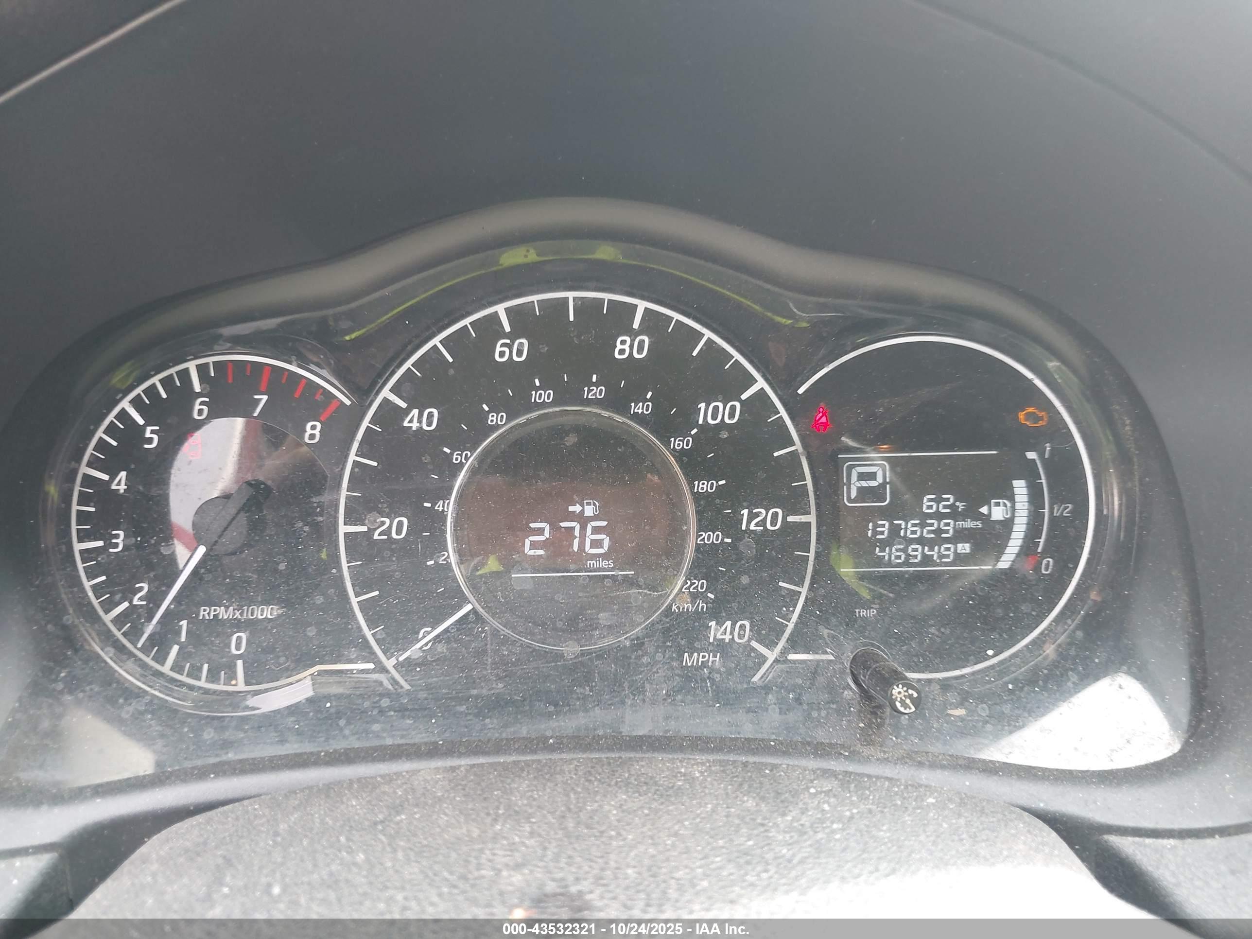 NISSAN VERSA image 7