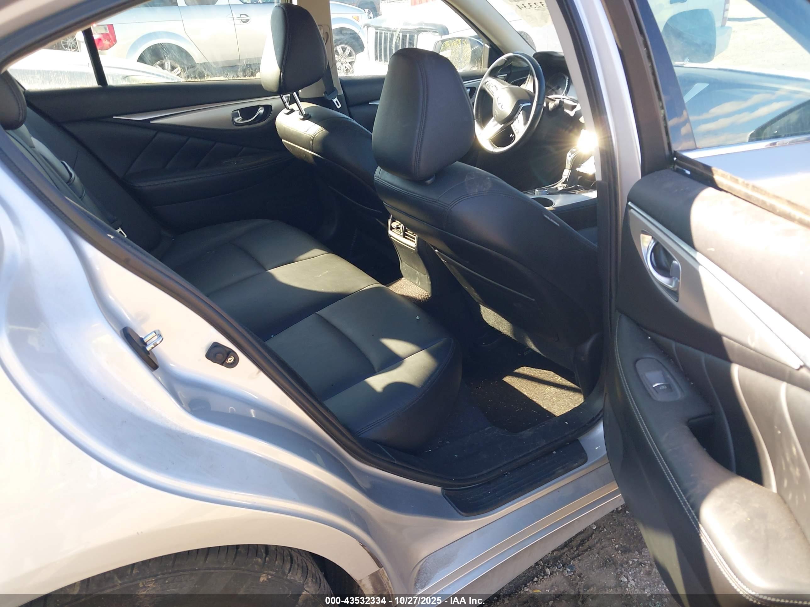 INFINITI Q50 image 8
