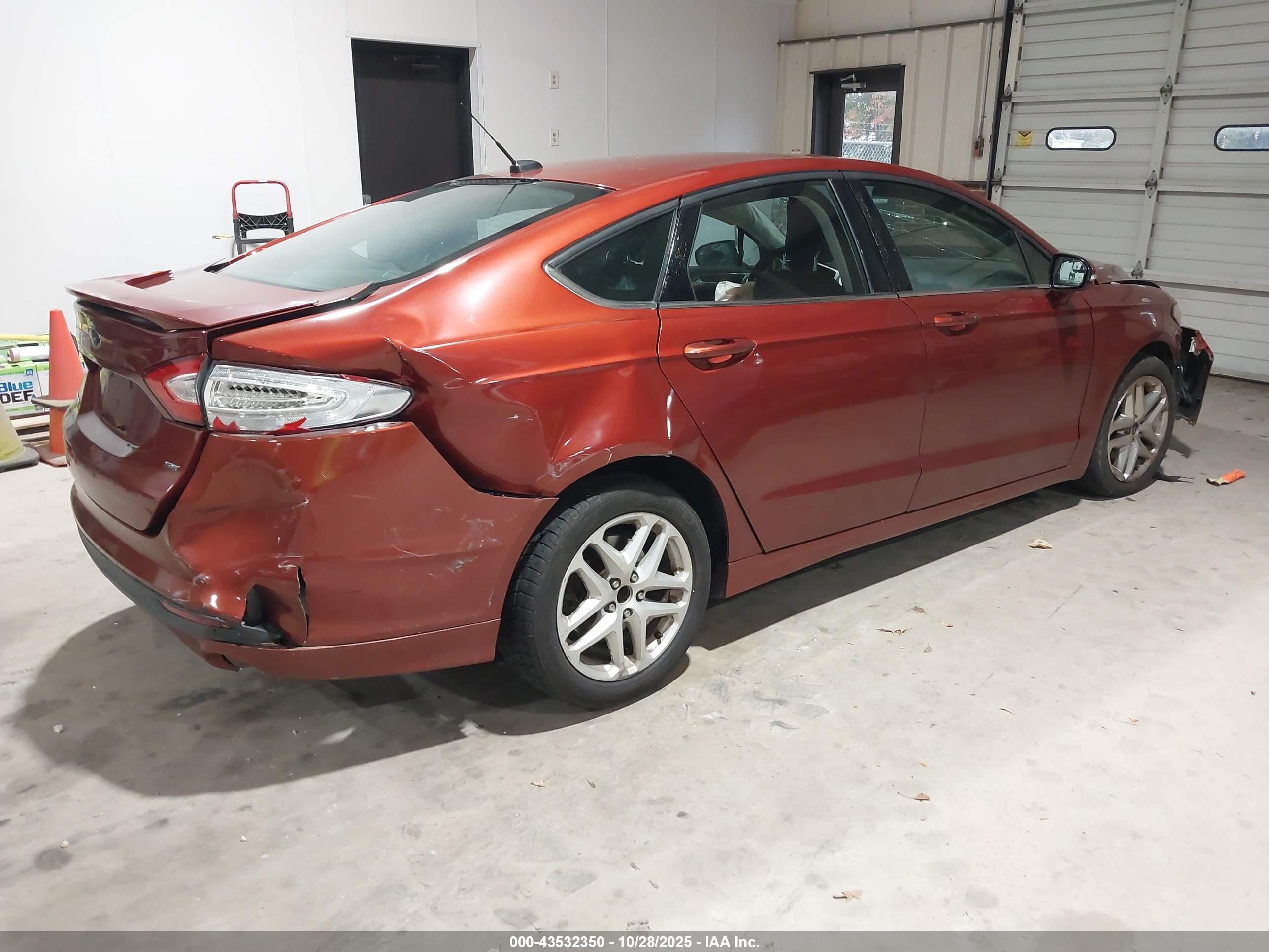 FORD FUSION image 4