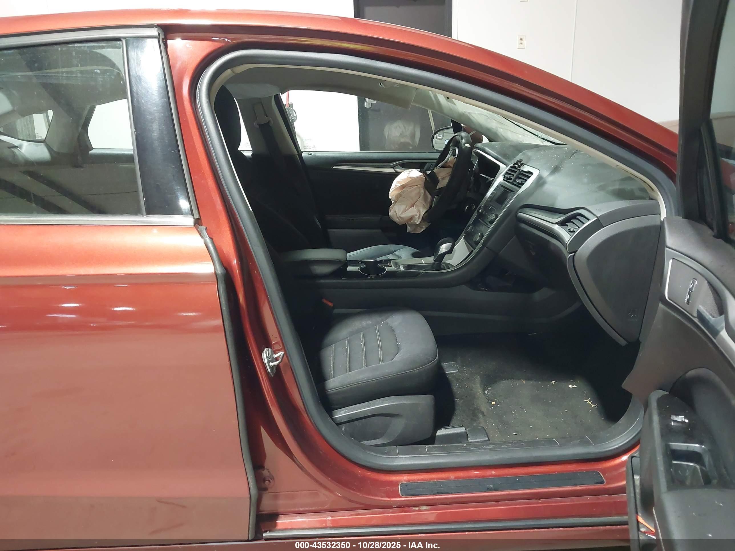 FORD FUSION image 5