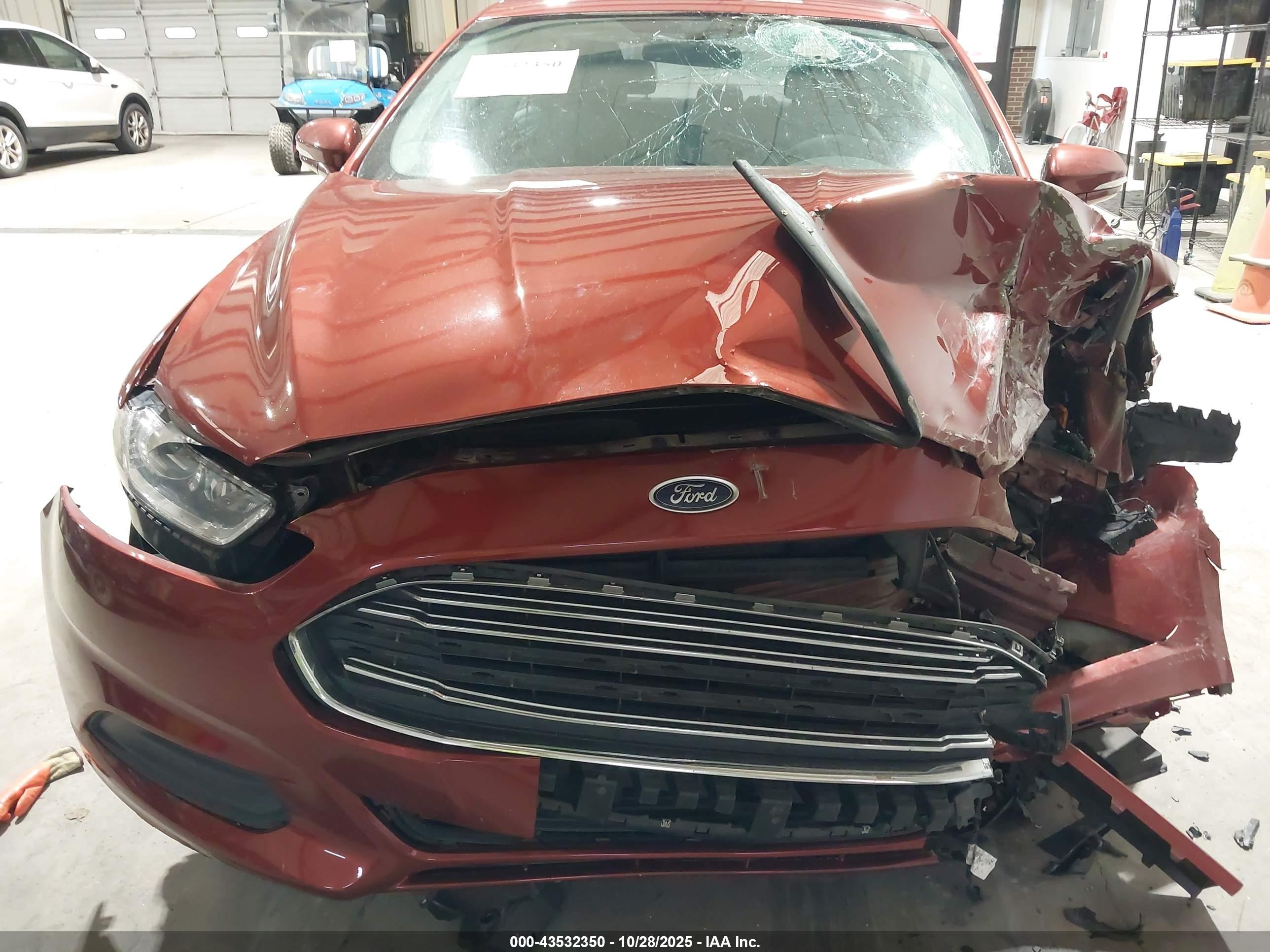 FORD FUSION image 6