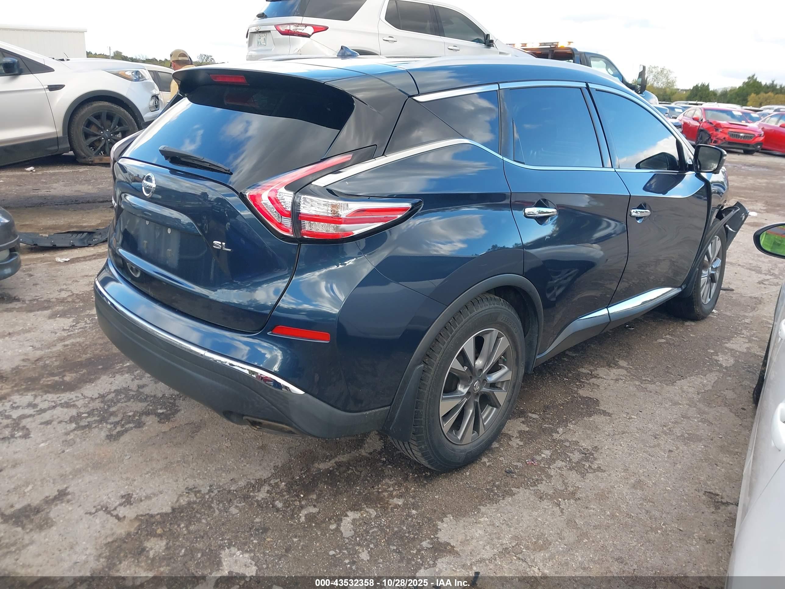NISSAN MURANO image 4