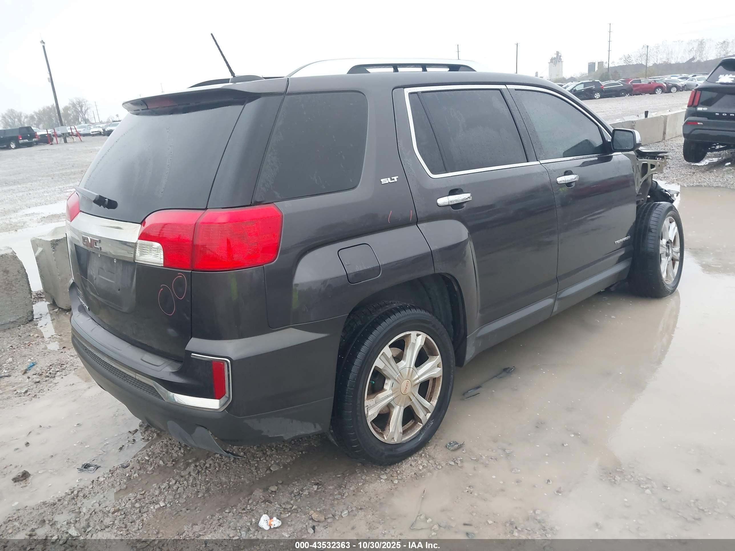 GMC TERRAIN image 4