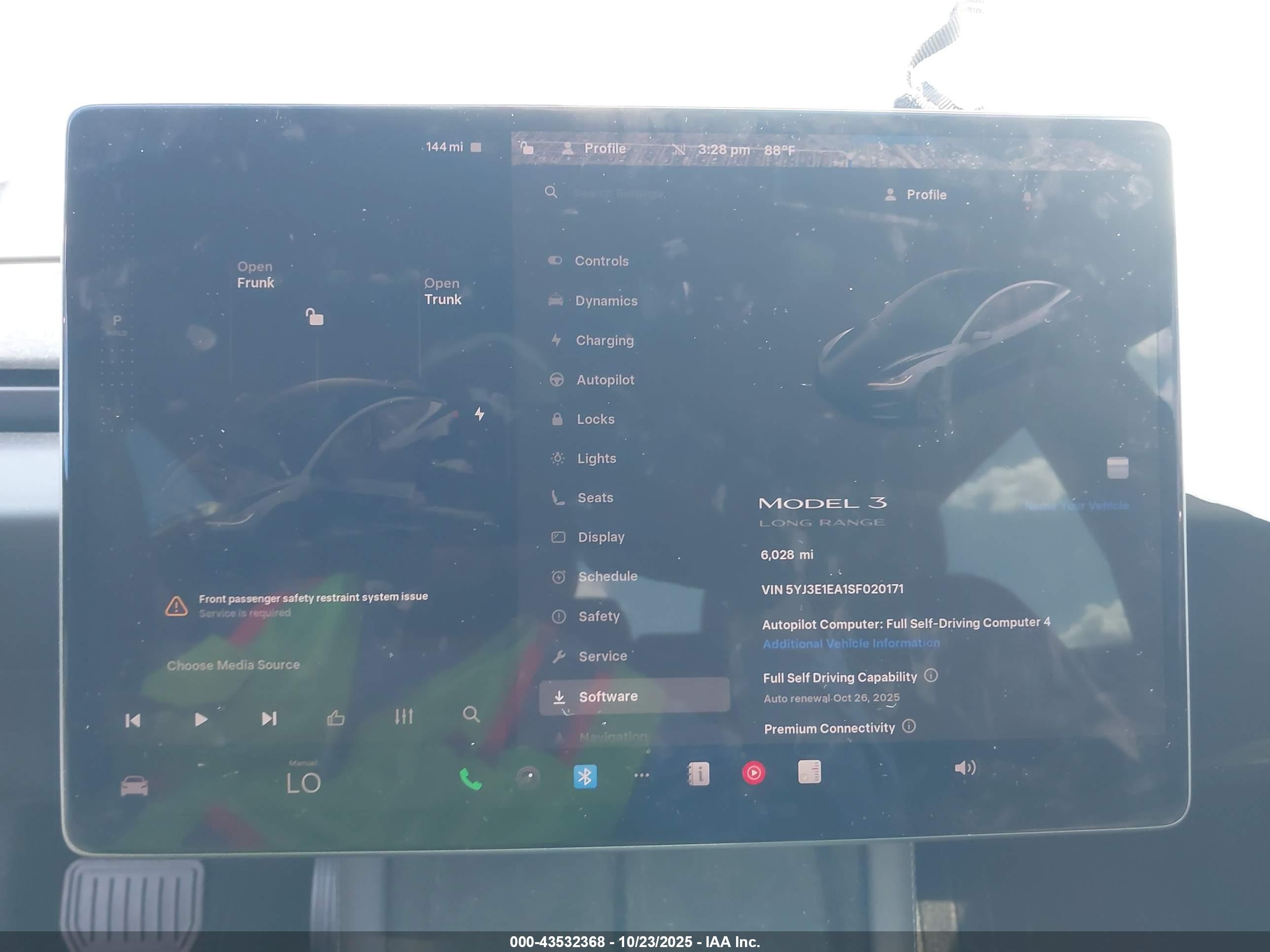 TESLA MODEL image 7