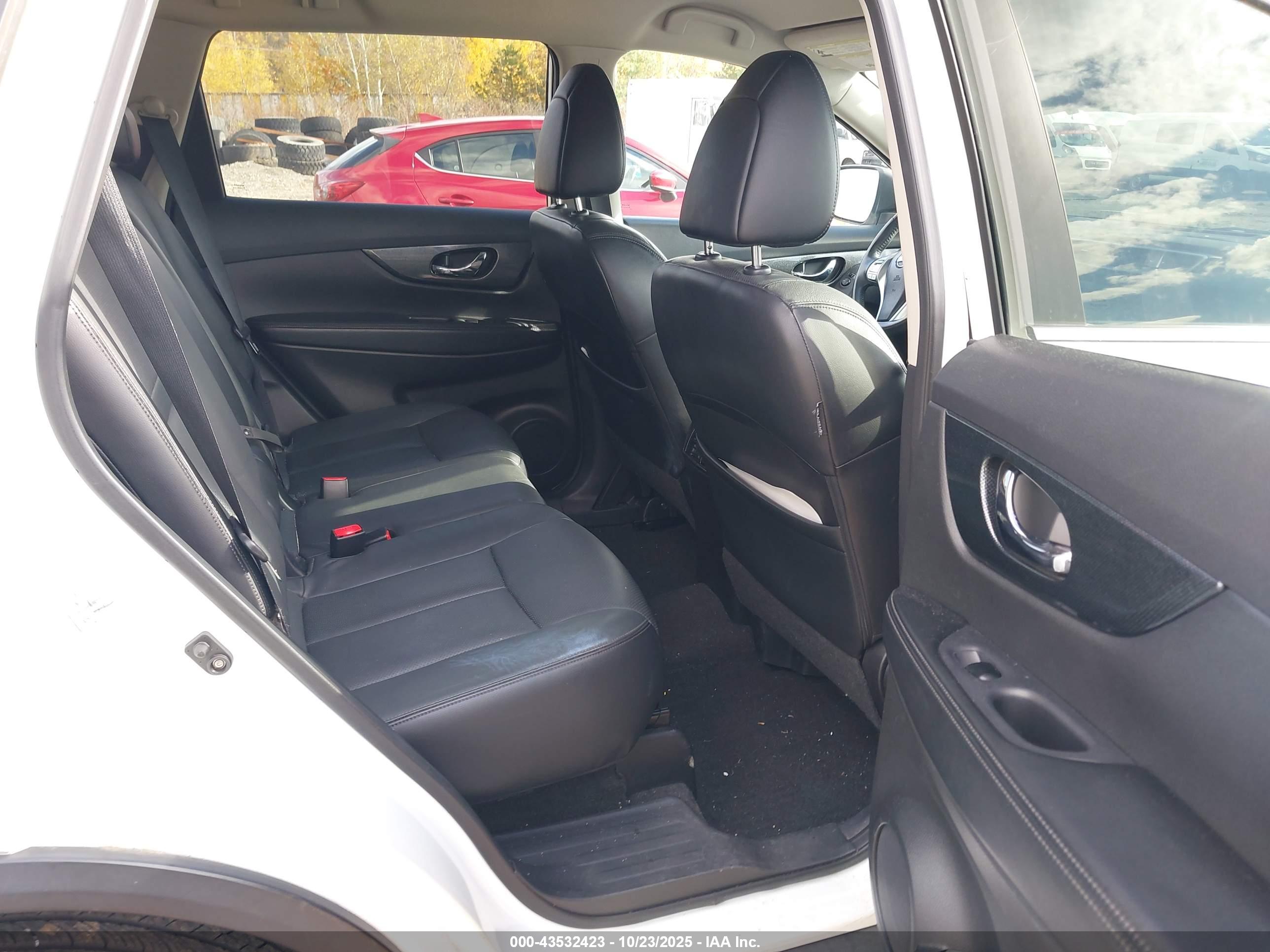 NISSAN ROGUE image 8
