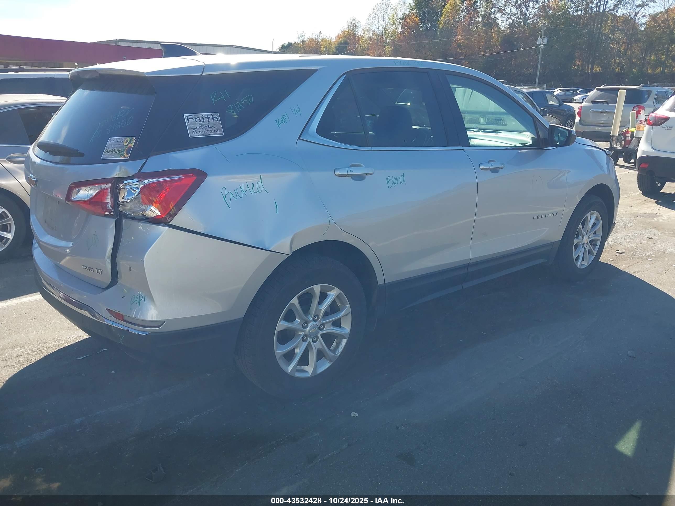 CHEVROLET EQUINOX image 4